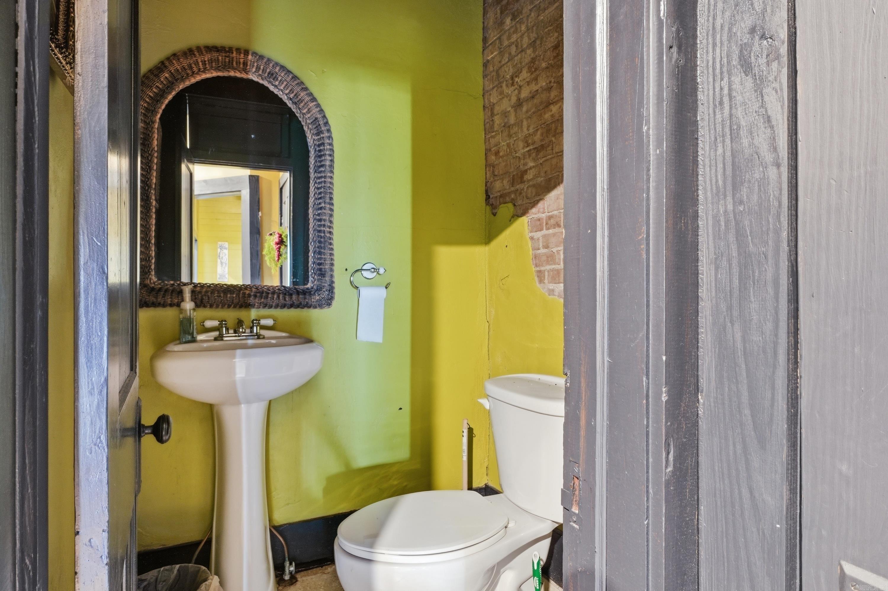 HS Original - Commercial Sale