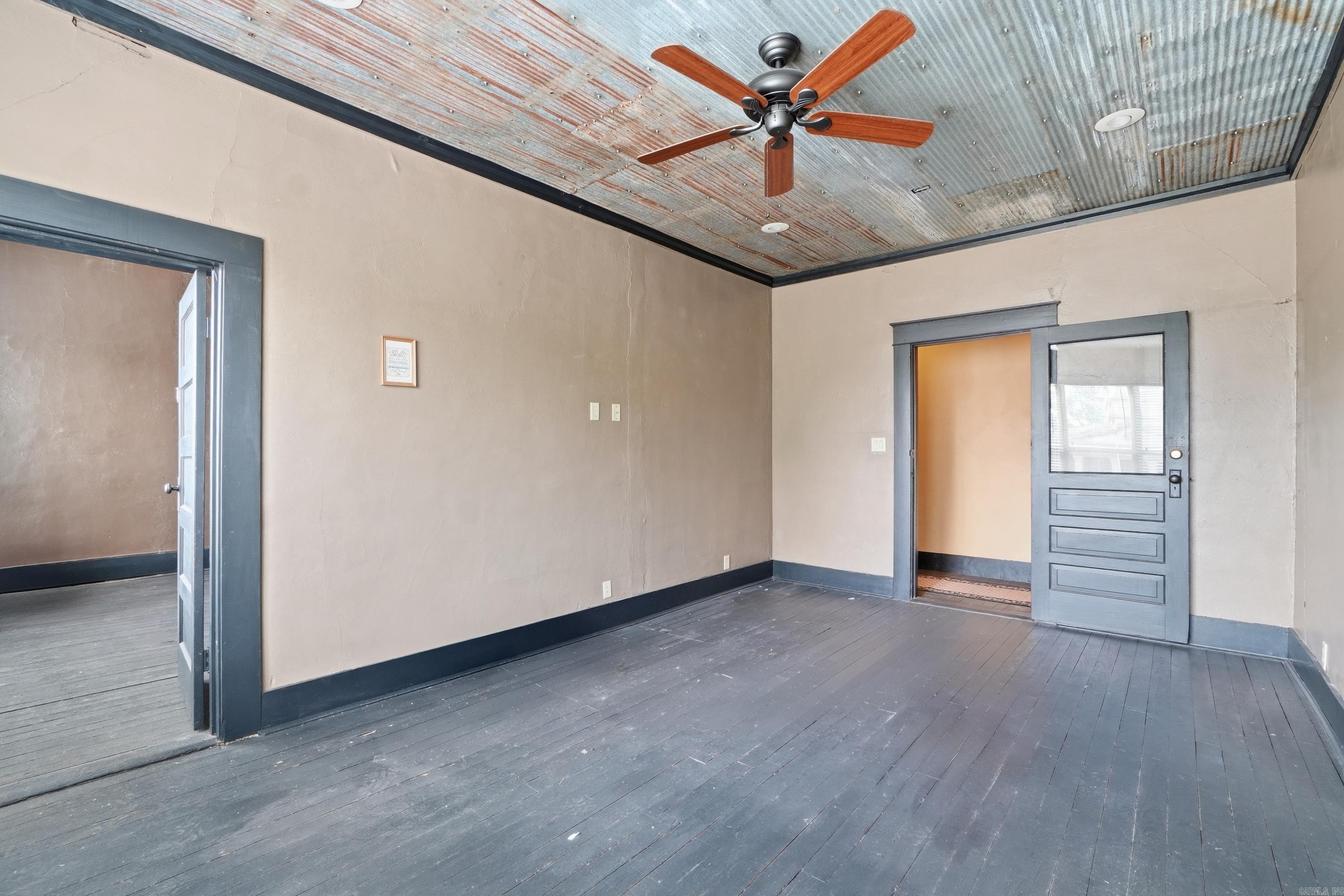 HS Original - Commercial Sale