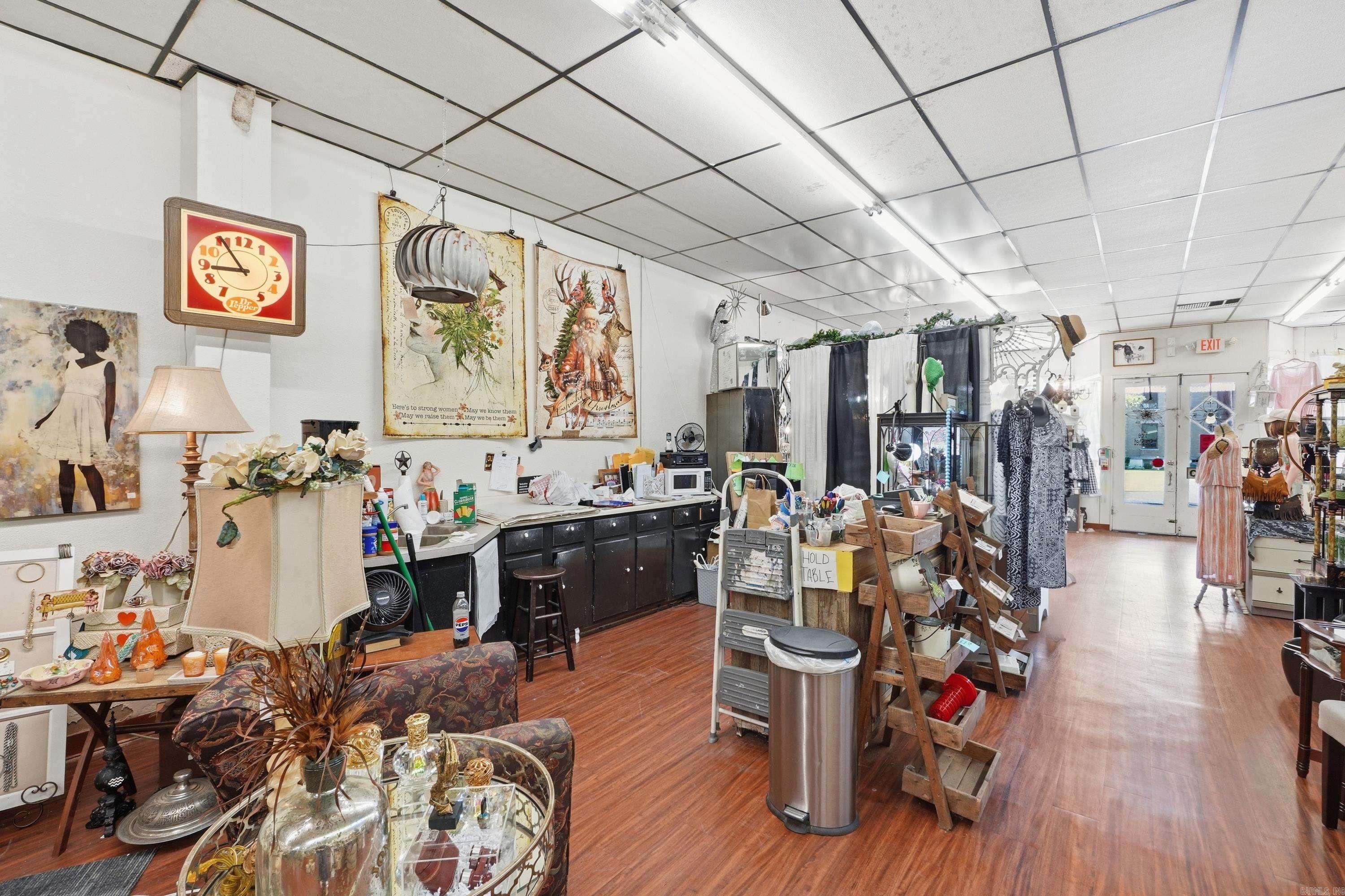 HS Original - Commercial Sale