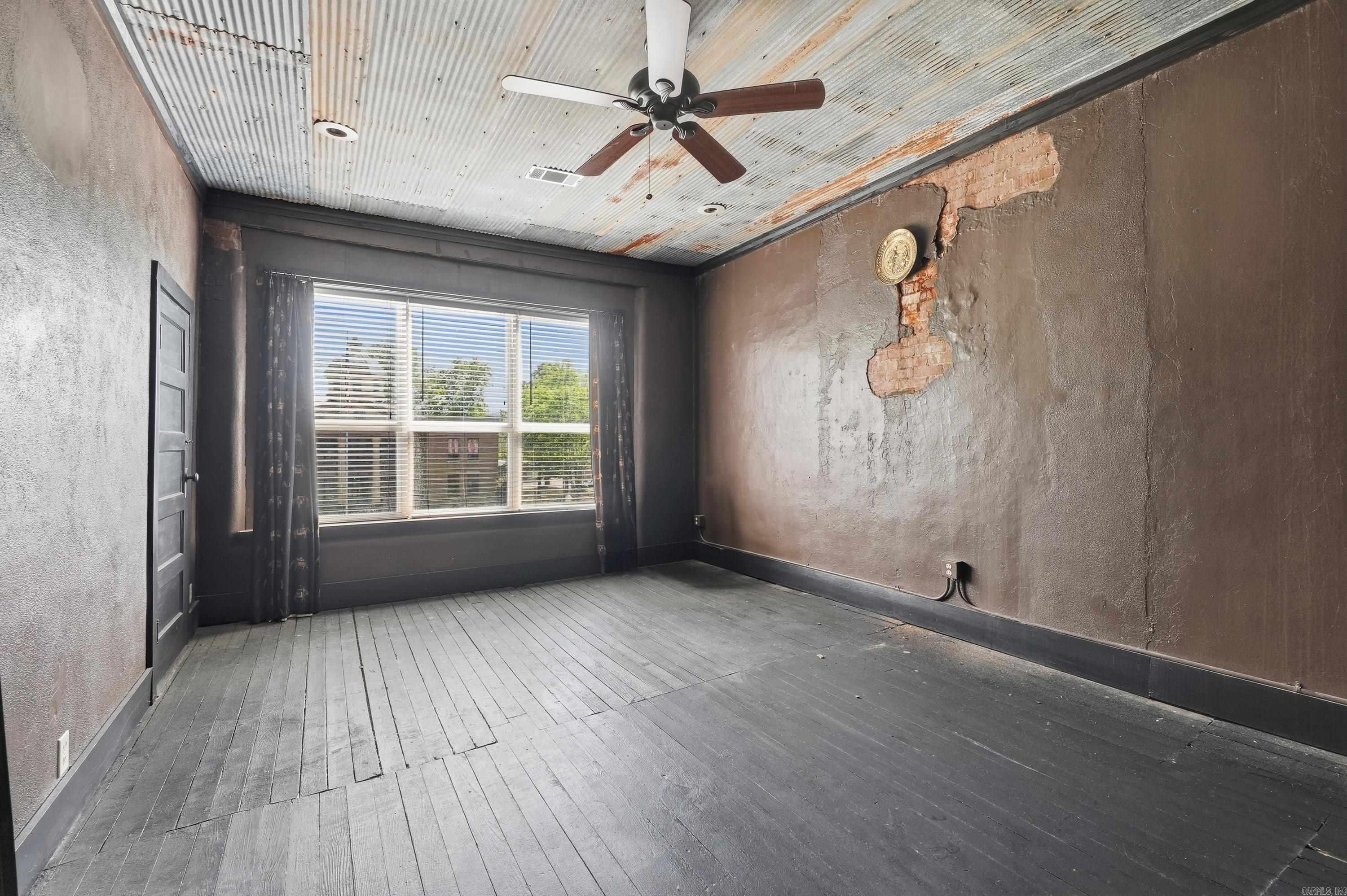 HS Original - Commercial Sale