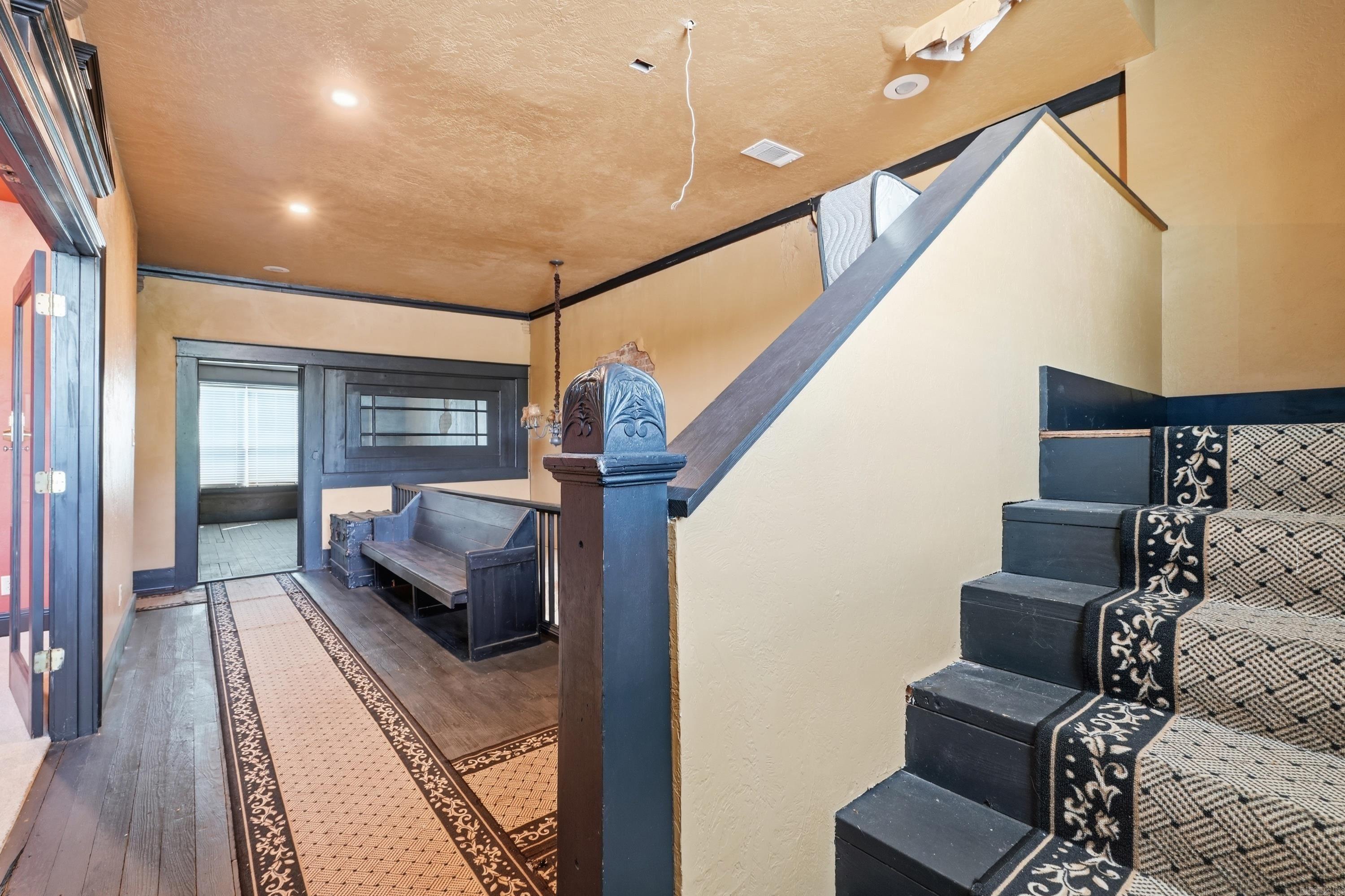 HS Original - Commercial Sale