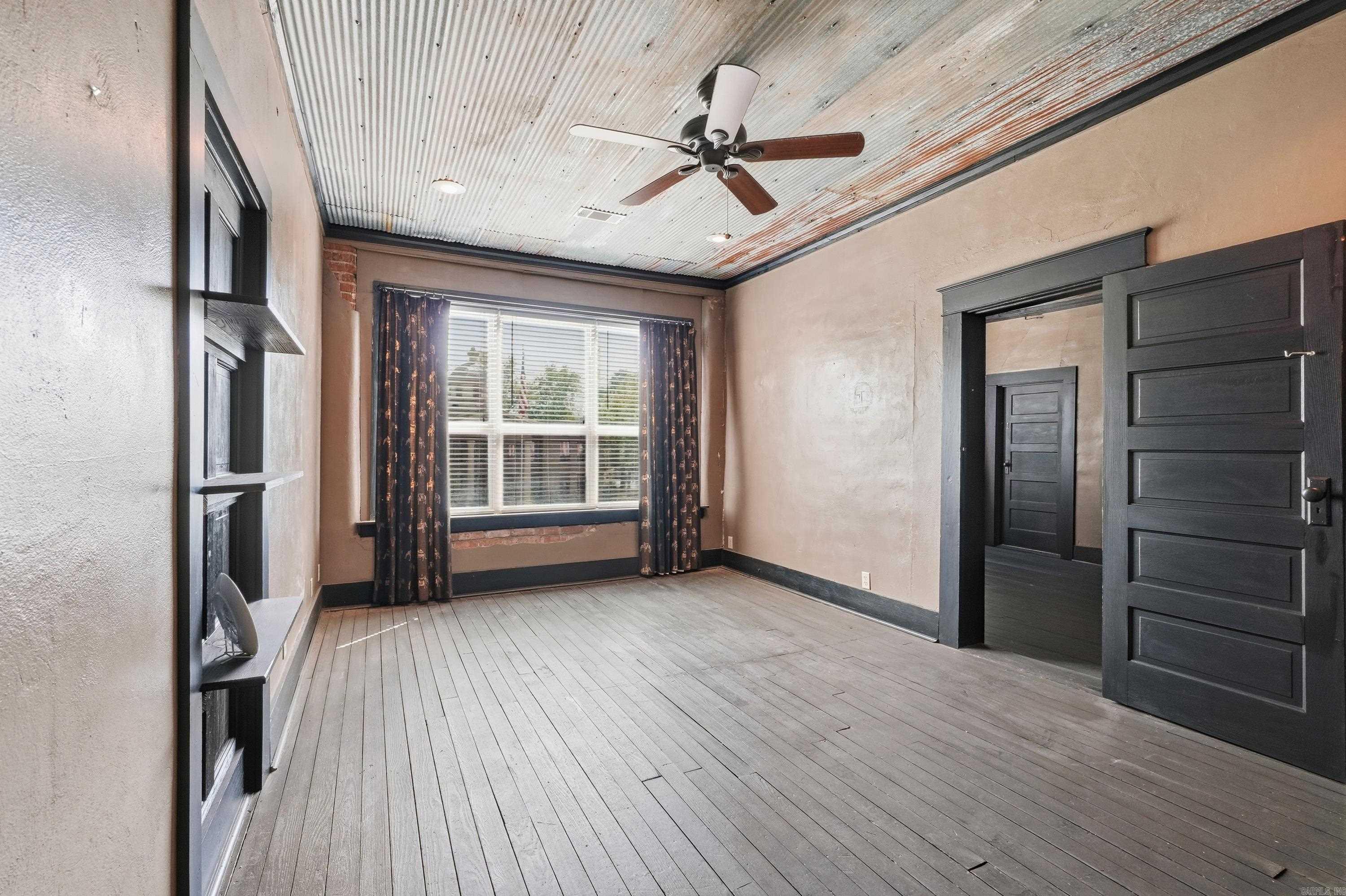 HS Original - Commercial Sale