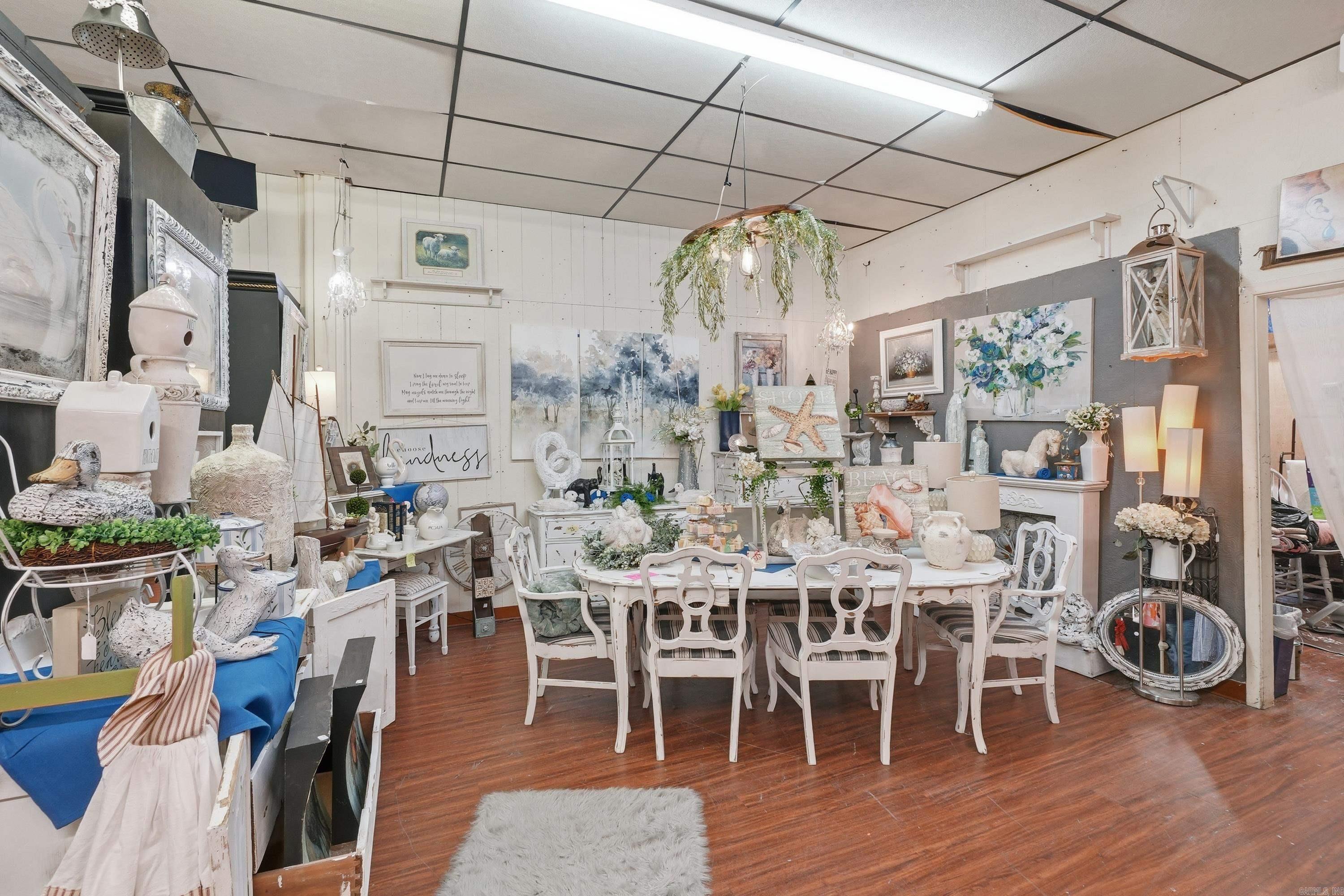 HS Original - Commercial Sale