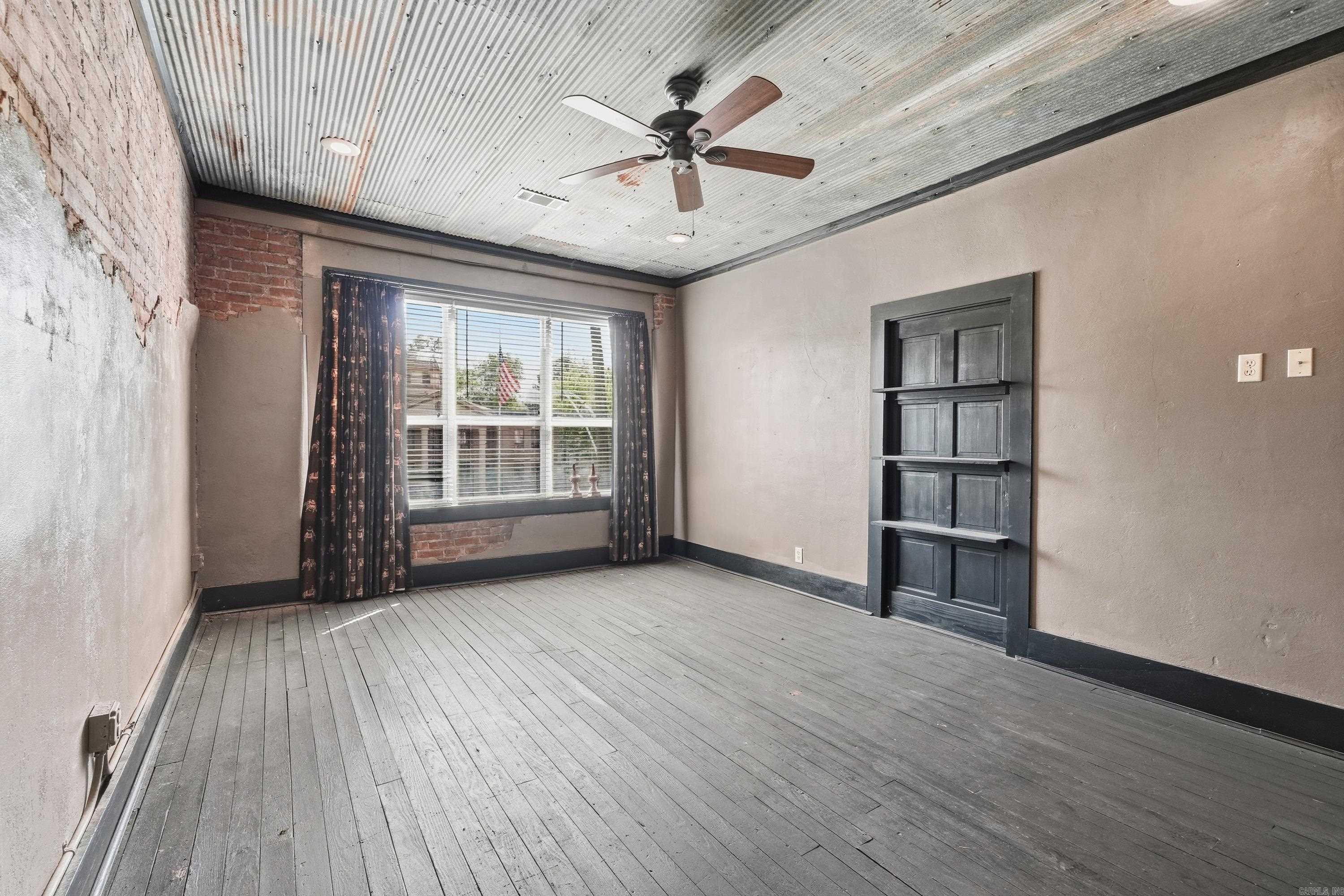 HS Original - Commercial Sale