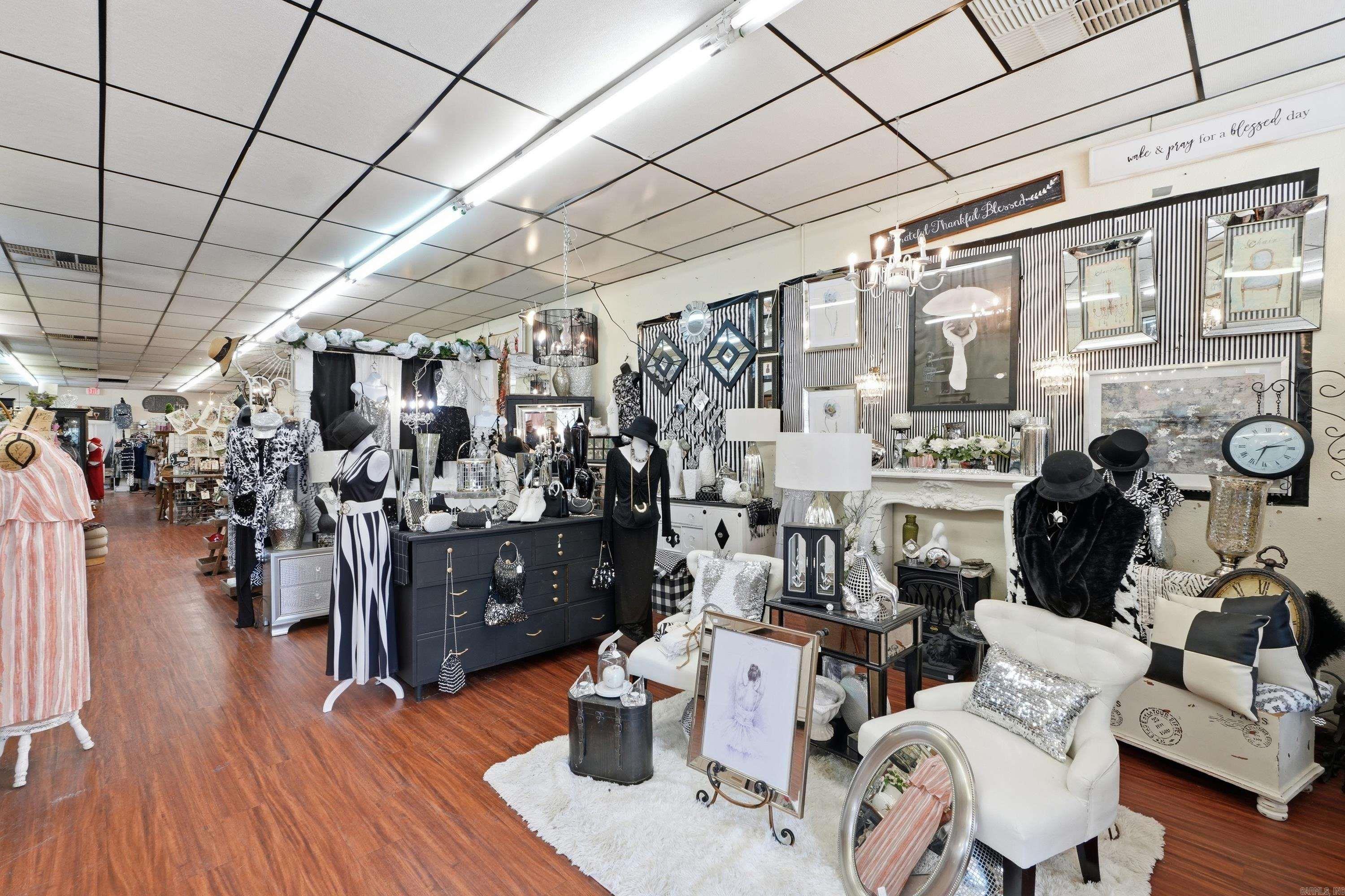 HS Original - Commercial Sale