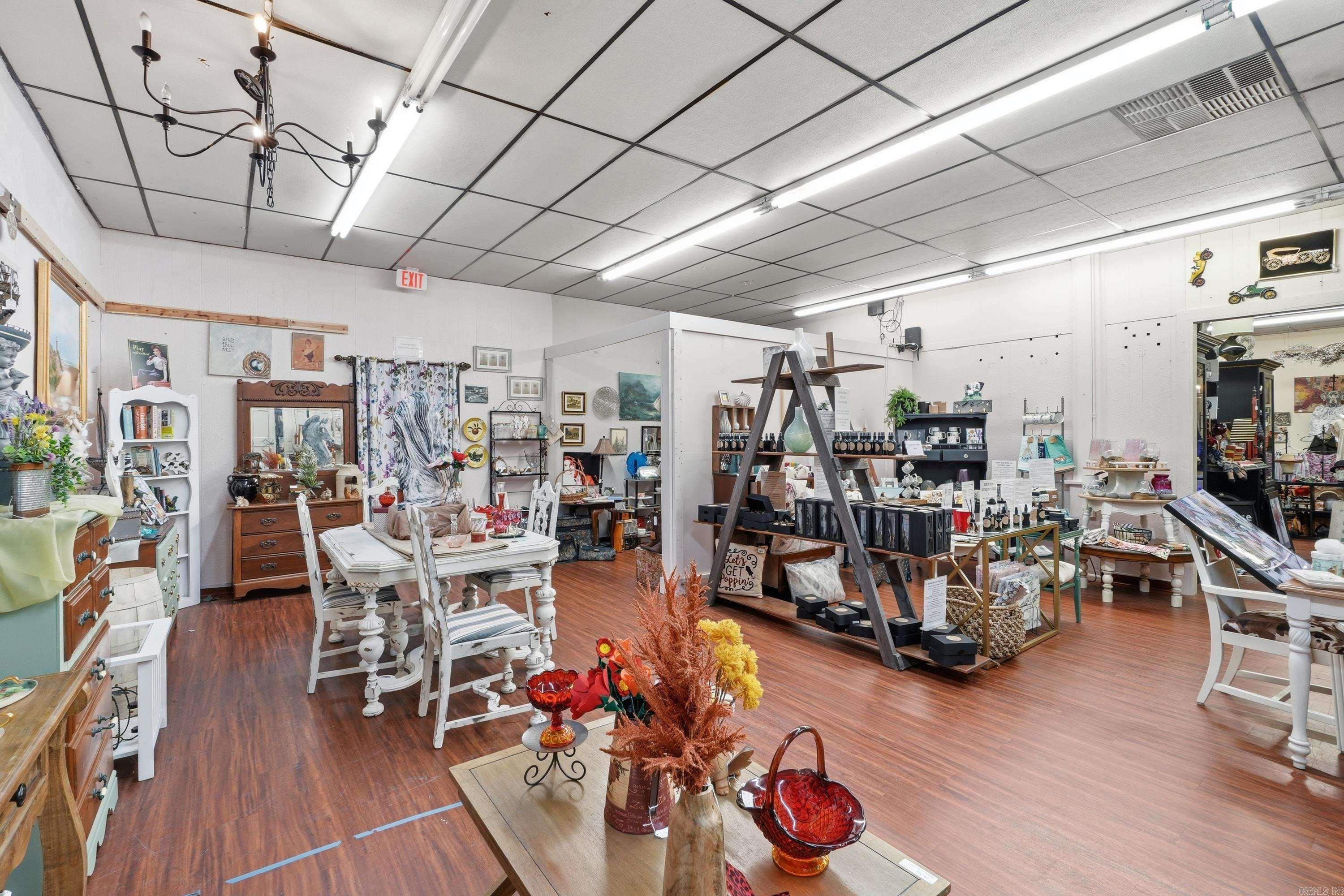 HS Original - Commercial Sale