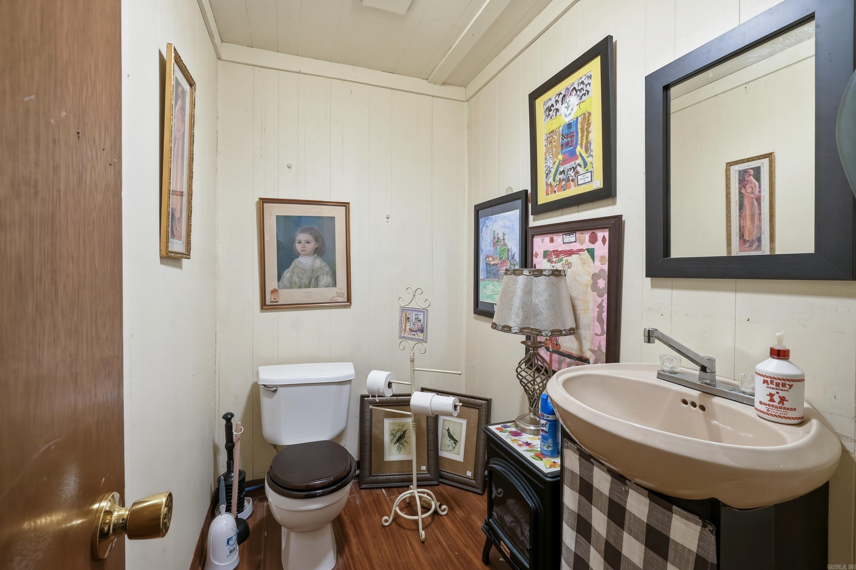 HS Original - Commercial Sale