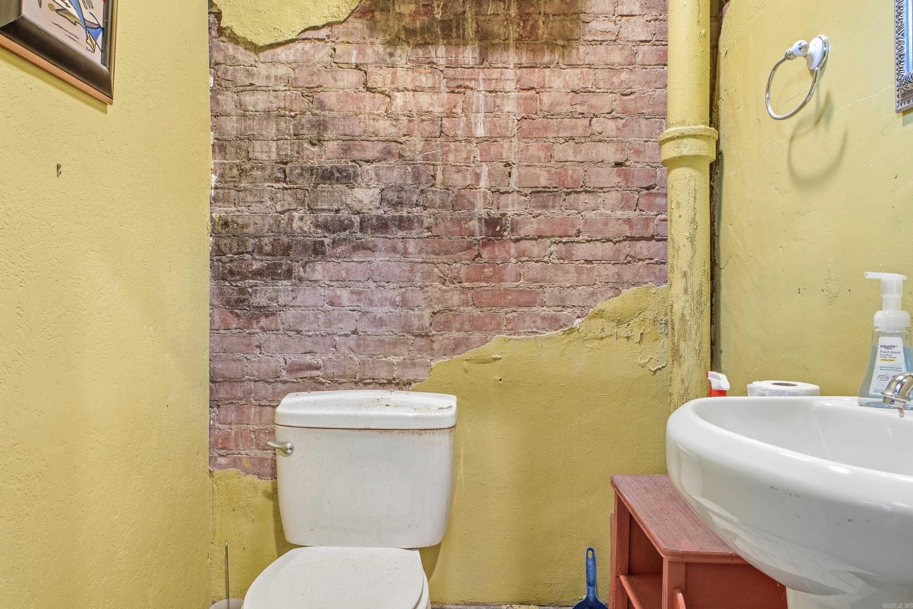 HS Original - Commercial Sale