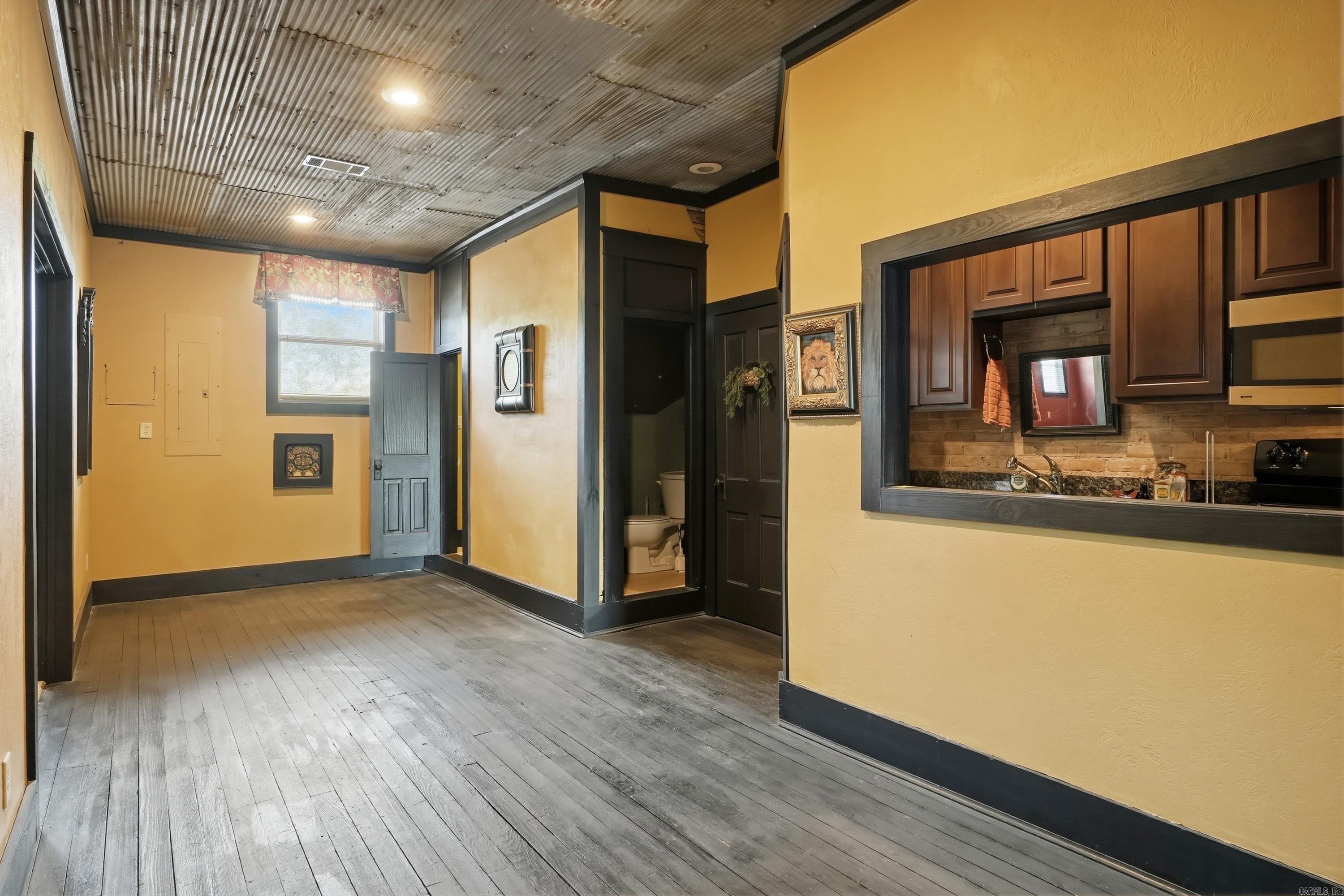 HS Original - Commercial Sale