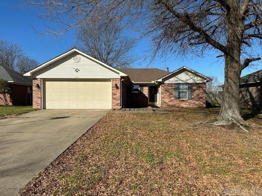 Well maintained 3 bedroom 2 bath home.  Tile floor throughout.  Fenced backyard.  Washer/dryer, counter microwave and refrigerator convey with sale.