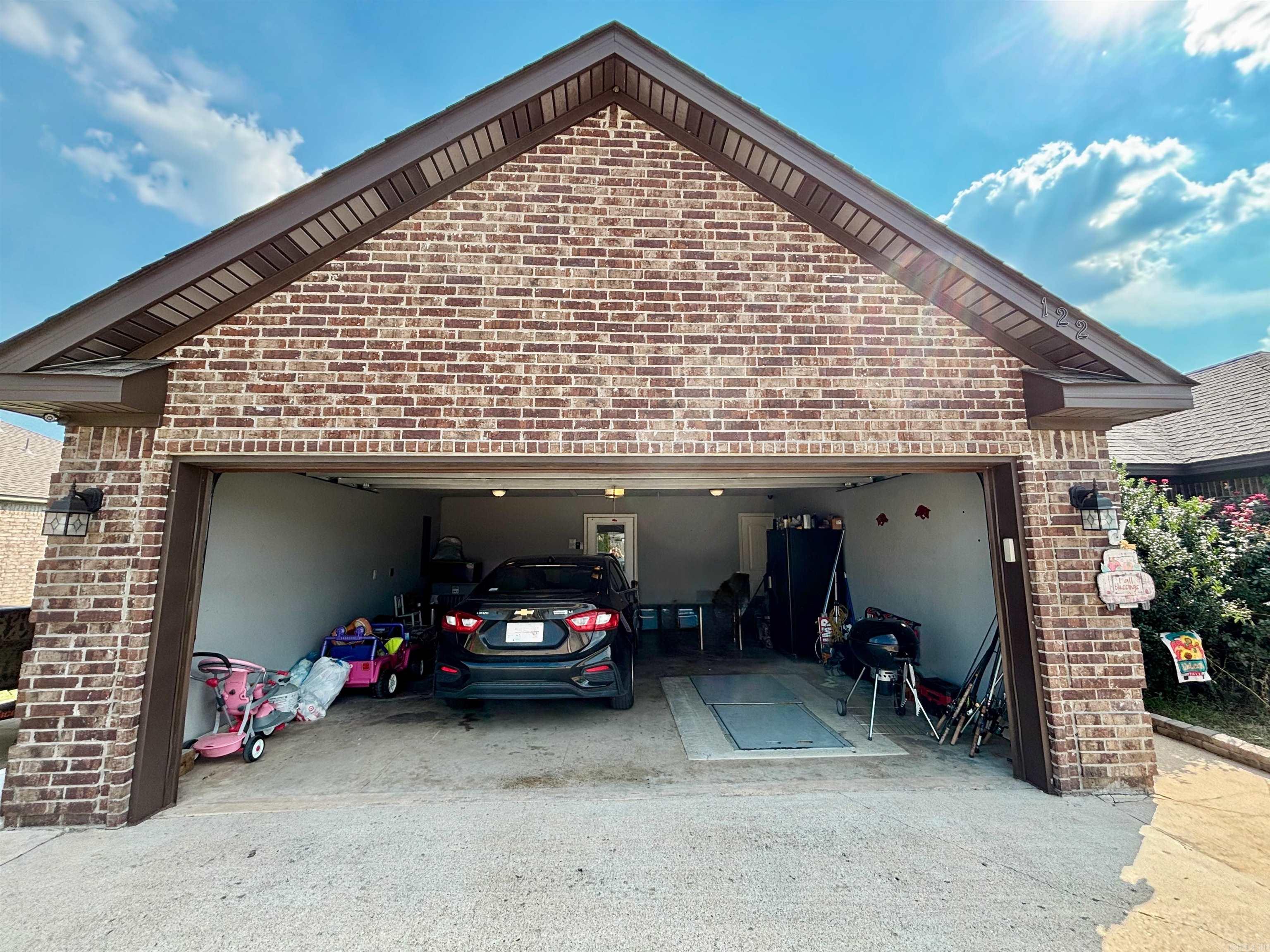 BROOKLAND HILLS - Residential