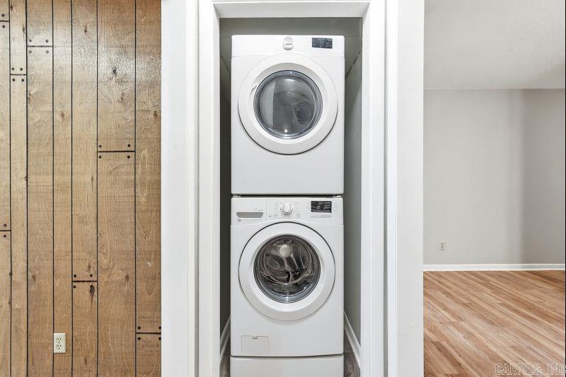 ROYAL MANOR - Residential