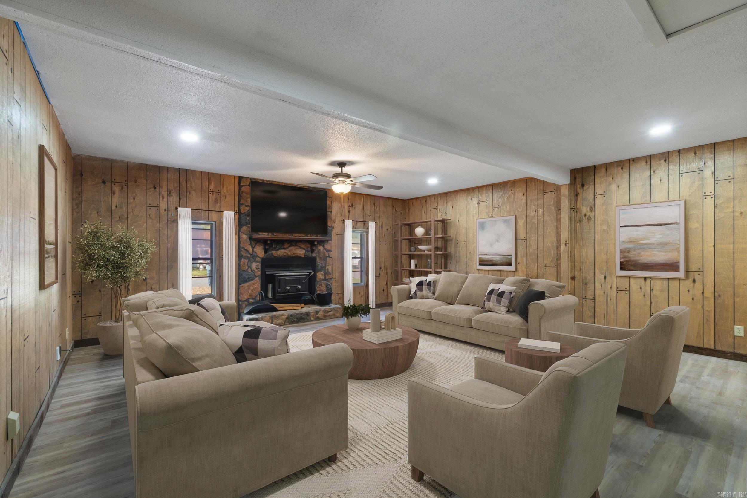 ROYAL MANOR - Residential