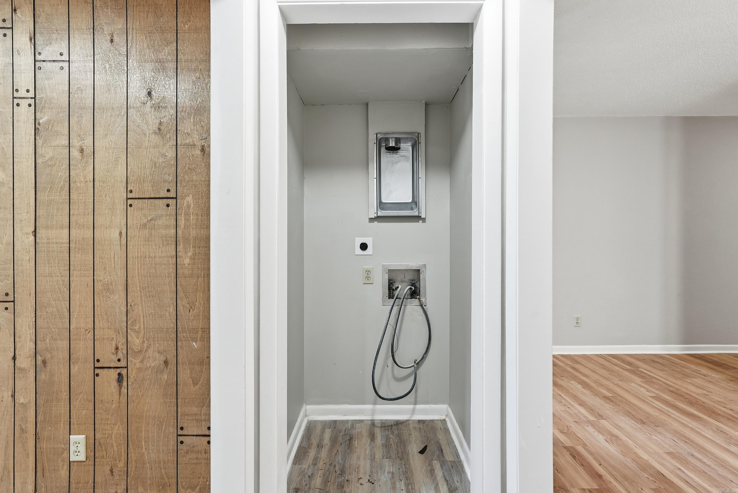 ROYAL MANOR - Residential