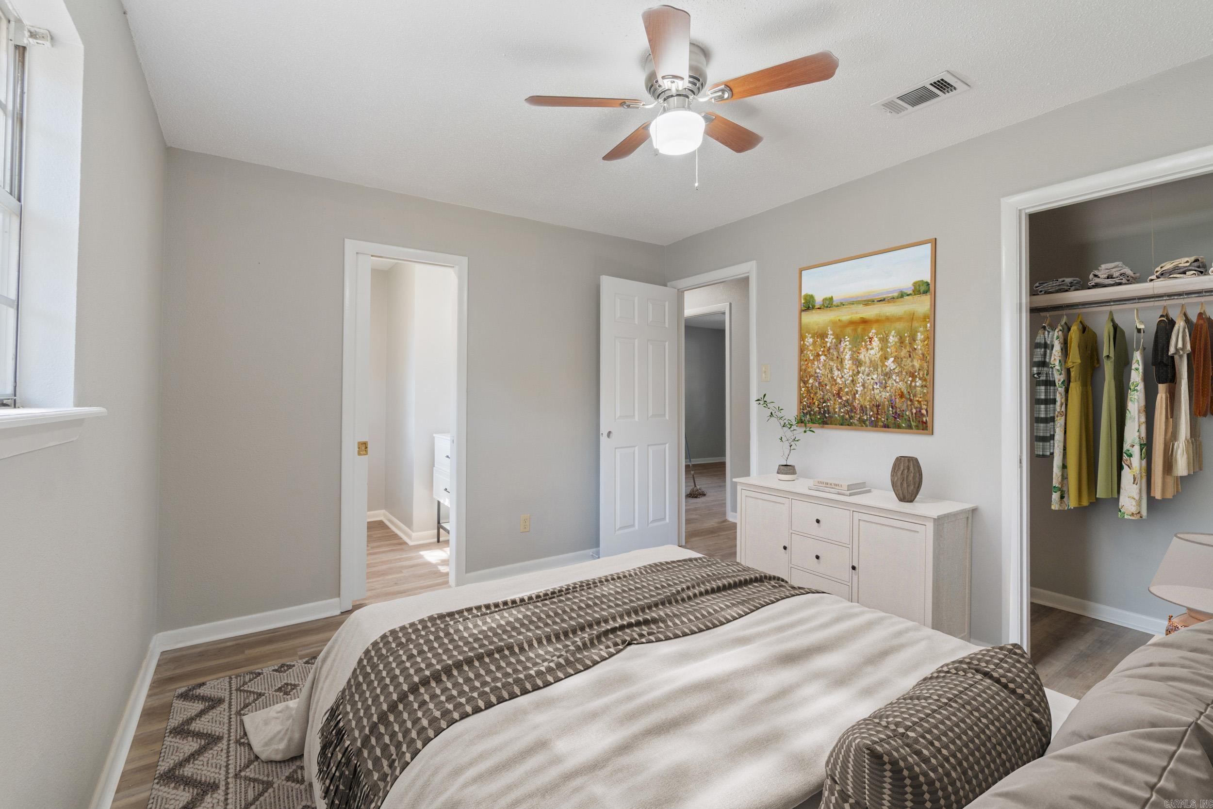 ROYAL MANOR - Residential