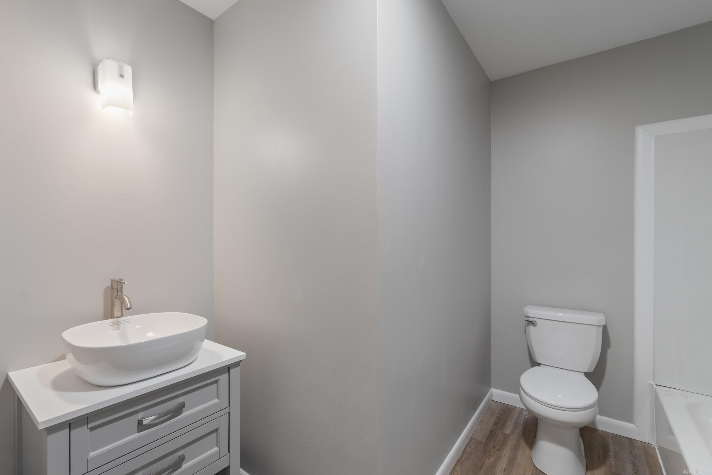 ROYAL MANOR - Residential