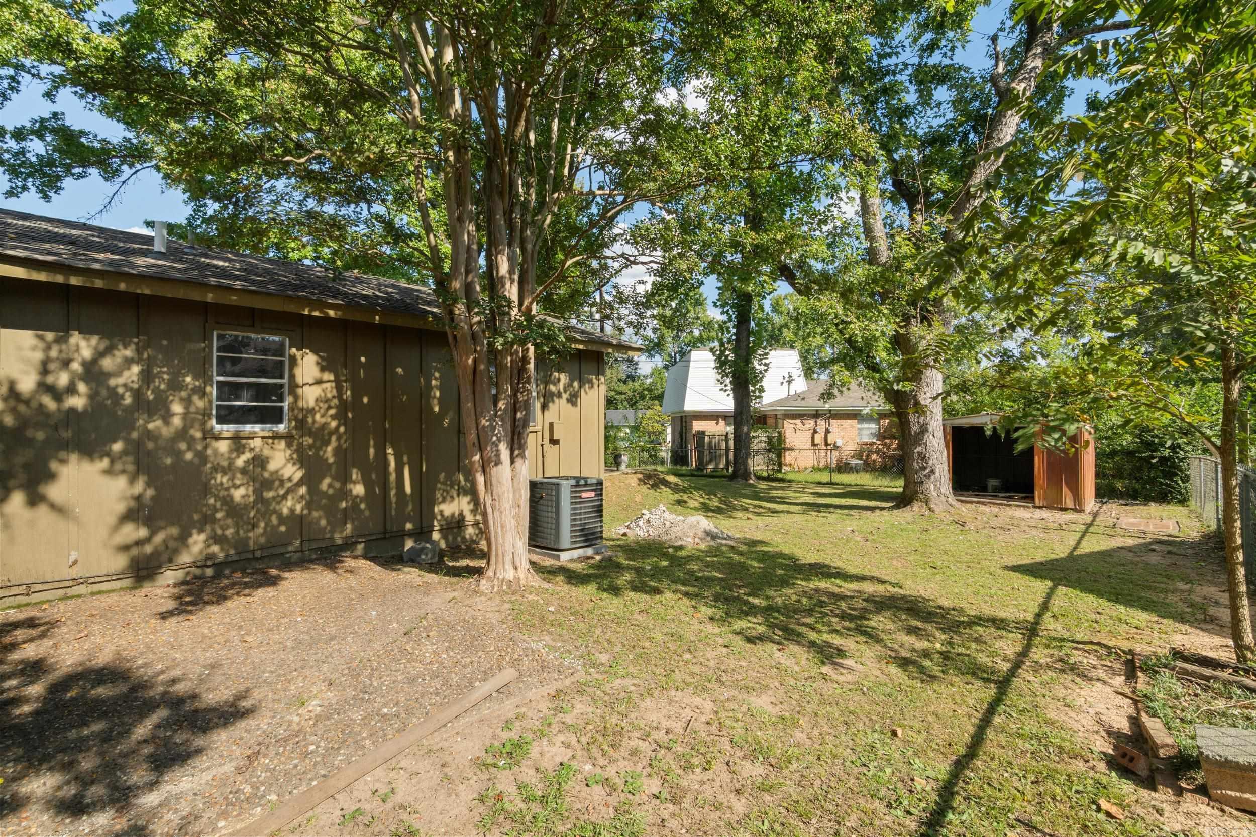 ROYAL MANOR - Residential