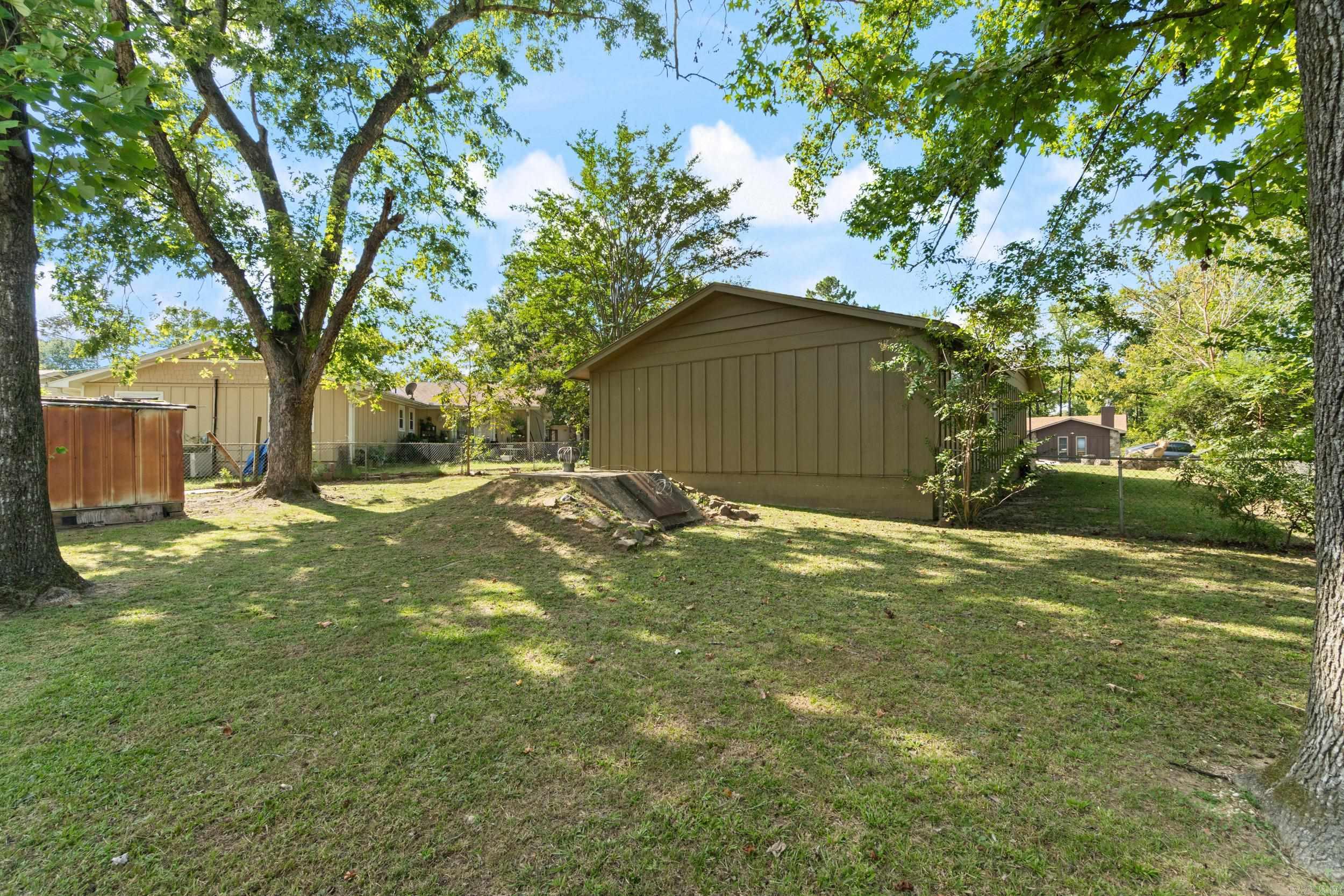 ROYAL MANOR - Residential