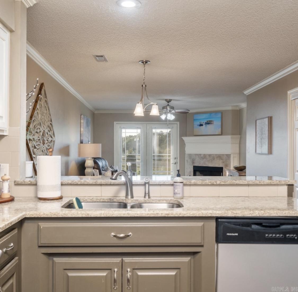 DIAMONDHEAD MANOR - Residential