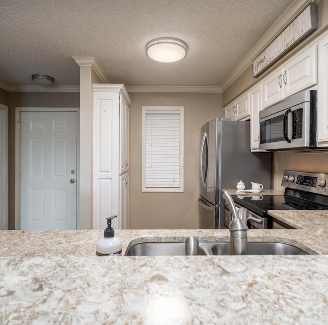 DIAMONDHEAD MANOR - Residential