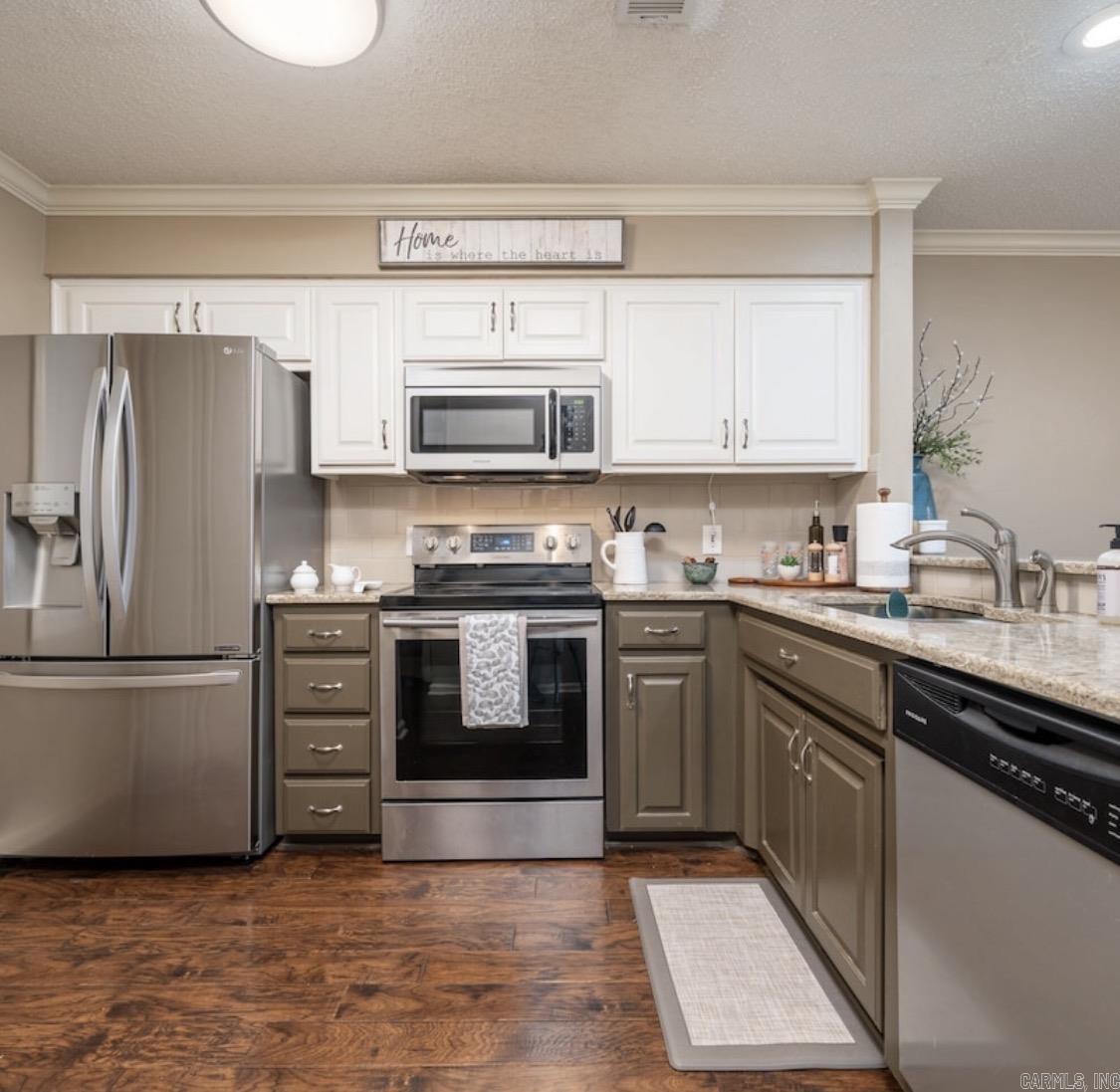 DIAMONDHEAD MANOR - Residential