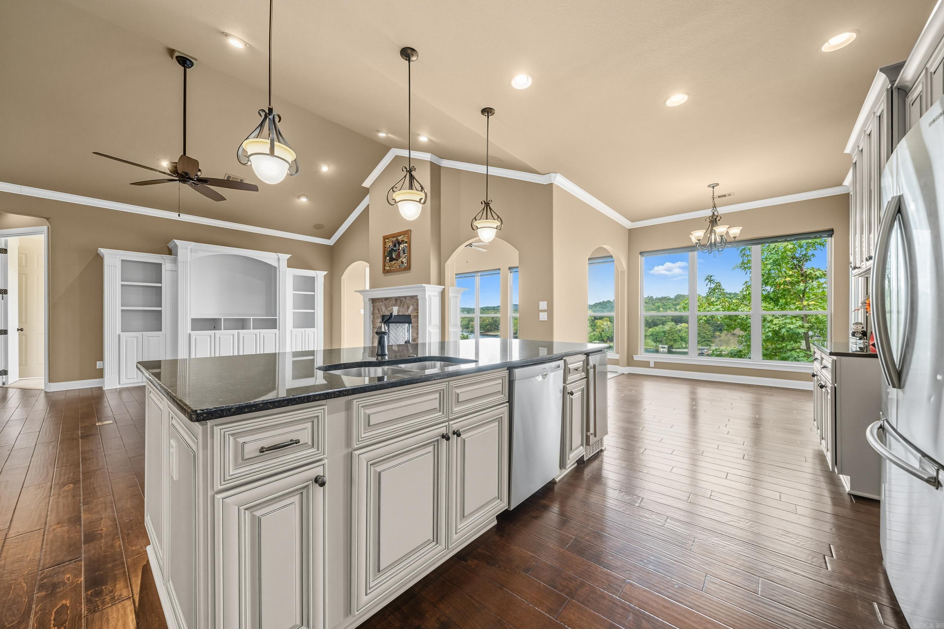 DIAMONDHEAD - Residential