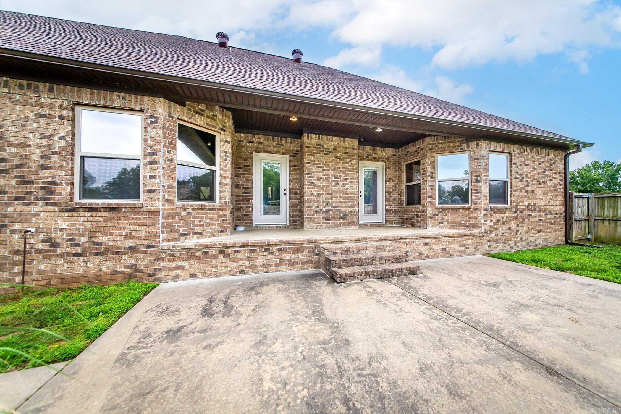 GREEN MEADOWS - Residential