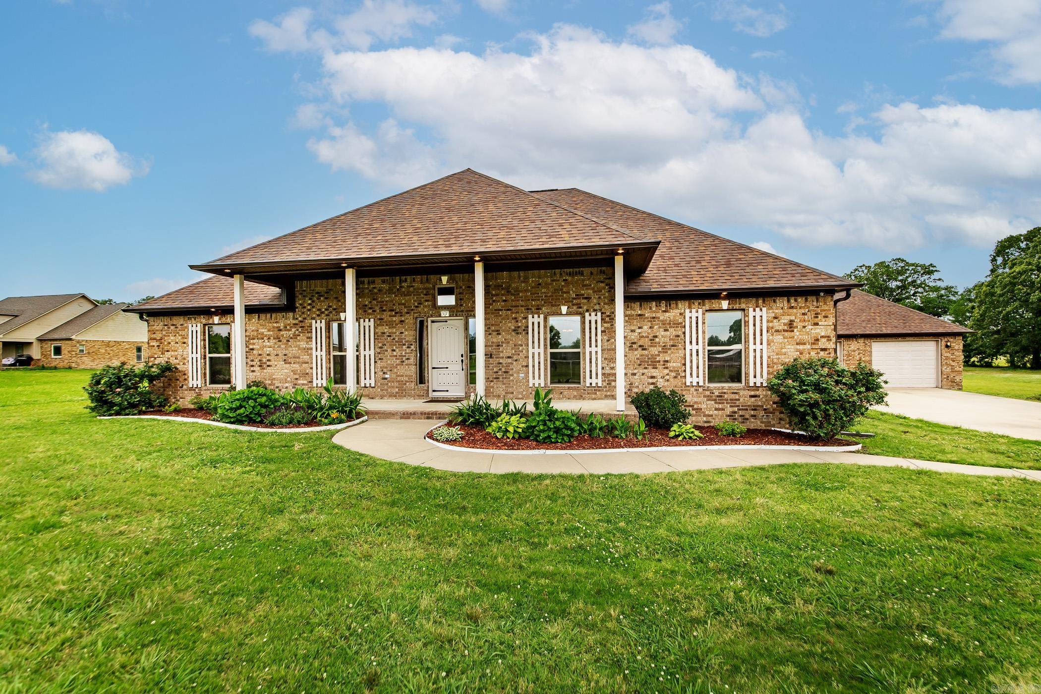 GREEN MEADOWS - Residential