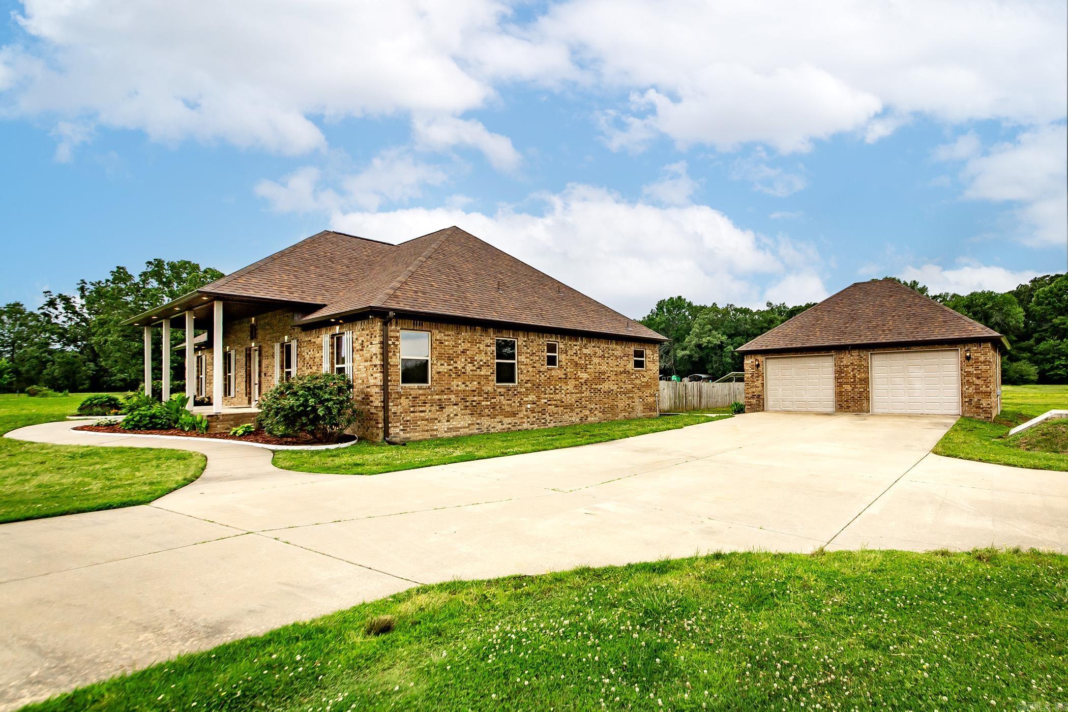 GREEN MEADOWS - Residential