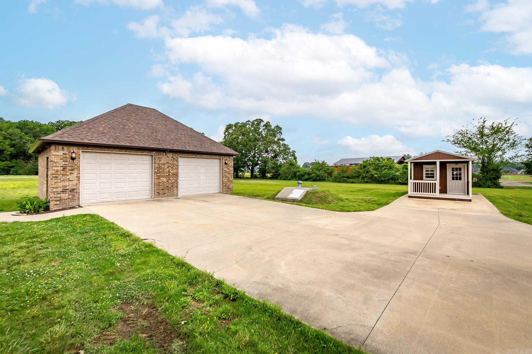 GREEN MEADOWS - Residential