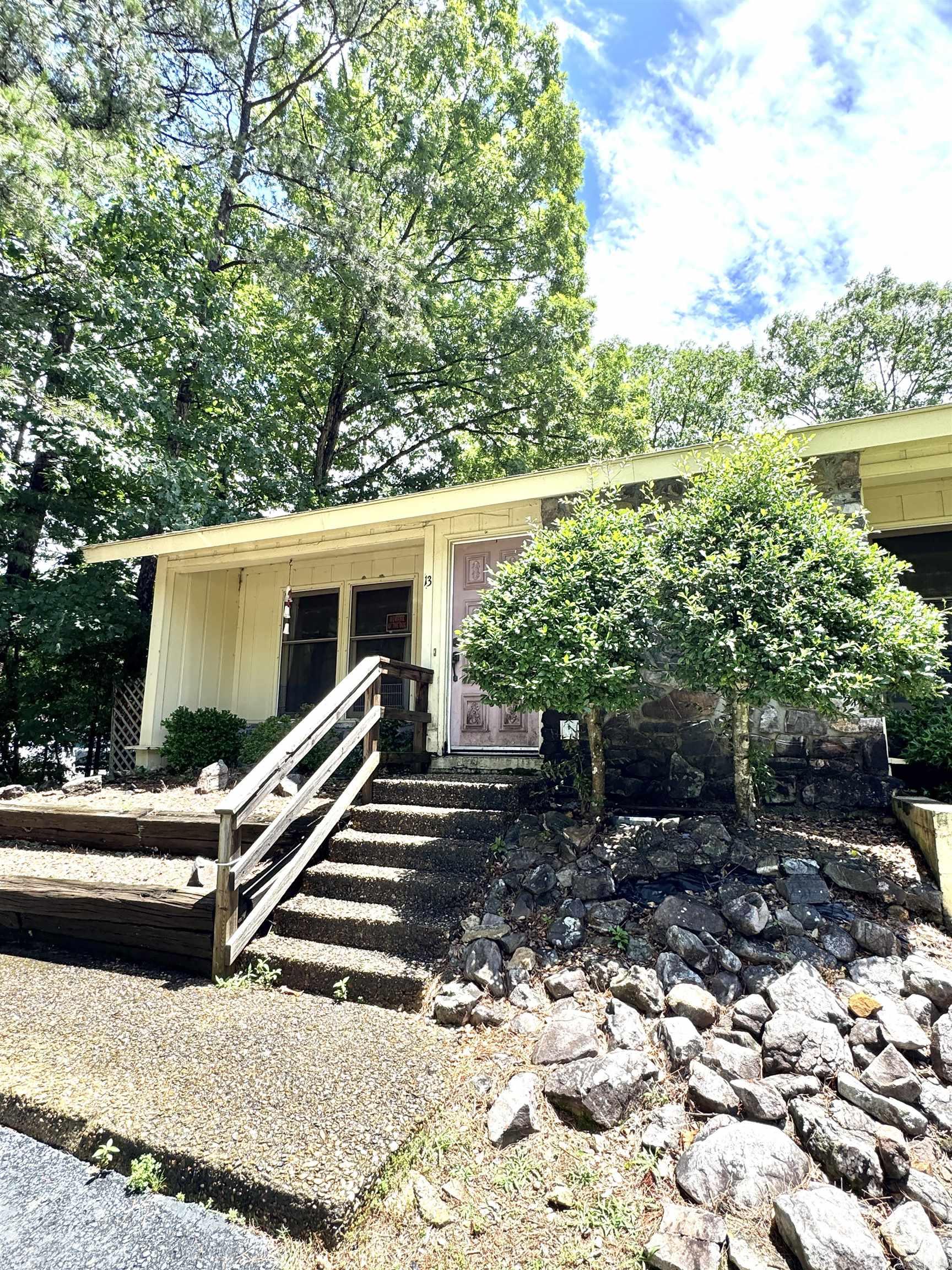 VALENCIA COURTS - Residential