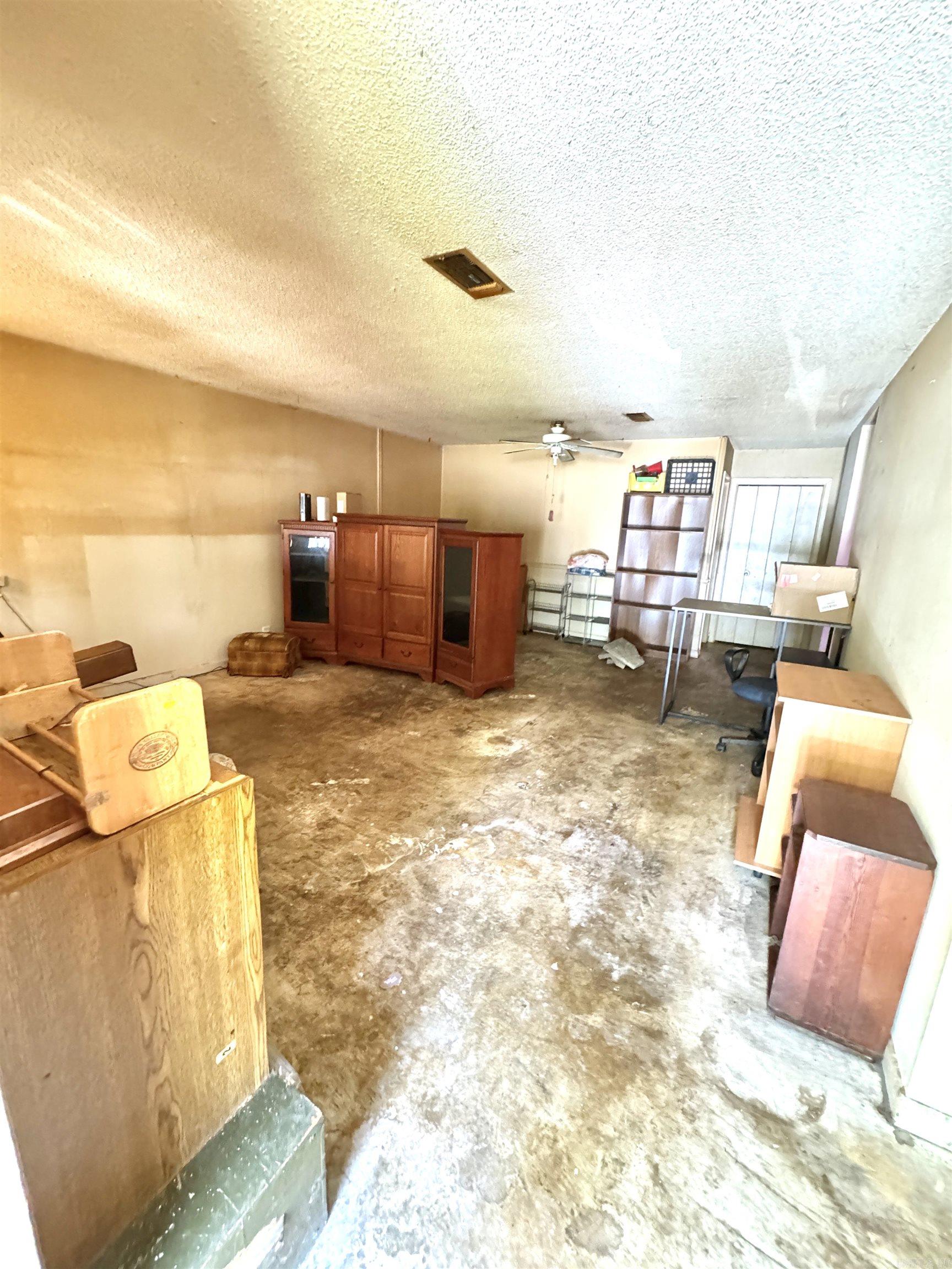 VALENCIA COURTS - Residential