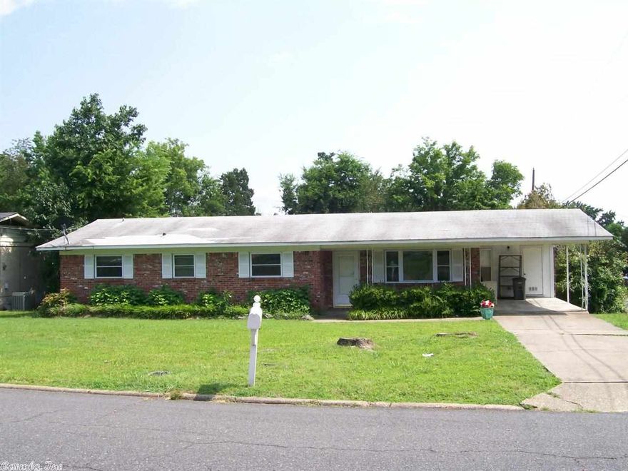 MOTIVATED SELLER!! OWNER WILL CONSIDER ALL OFFERS!! ENJOY CONVENIENCE? THEN STOP BY THIS 3 BEDROOM BRICK WITH LARGE LIVING ROOM, EAT-IN KITCHEN, DINING ROOM, NICE COVERED PATIO, BIG FENCED BACKYARD, WORKSHOP, SECURITY SYSTEM, SOME NEW WINDOWS, NEWER HEAT & AIR ON A CORNER LOT. WANTED: FAST SALE!! LETS MAKE A DEAL!!!