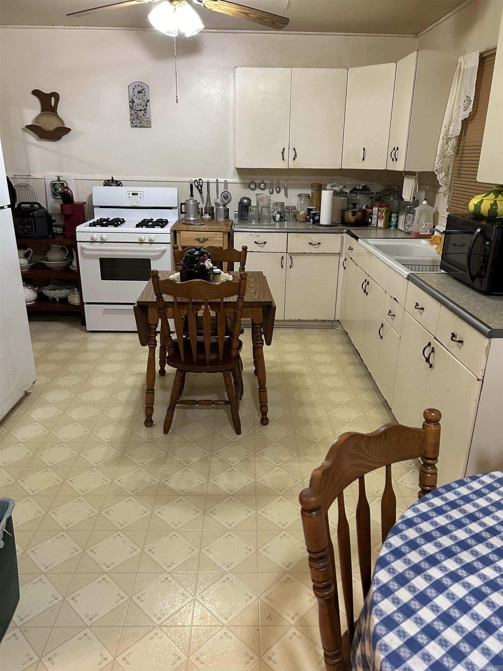 HAMILTON PLACE - Residential