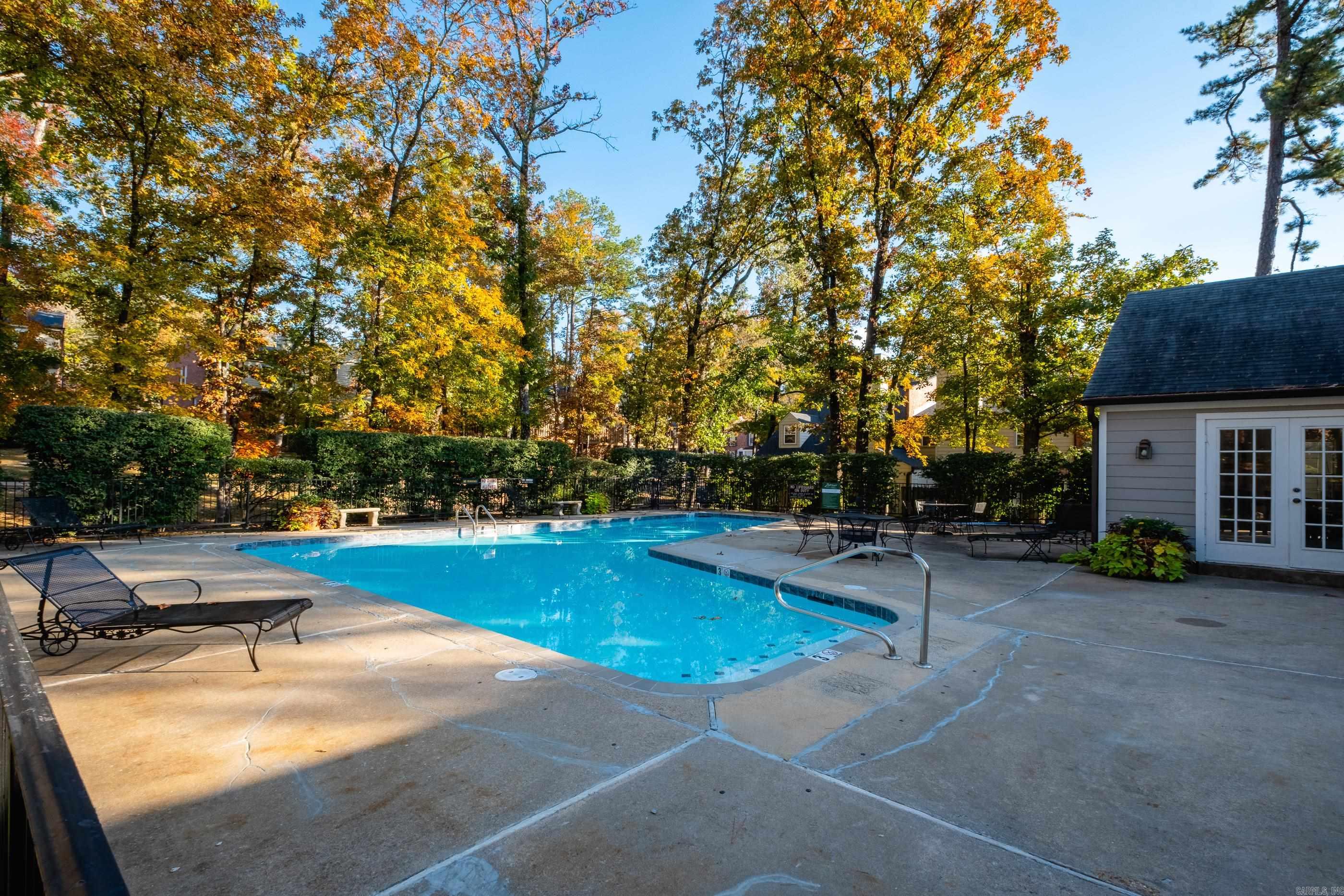 ANDOVER SQUARE - Residential