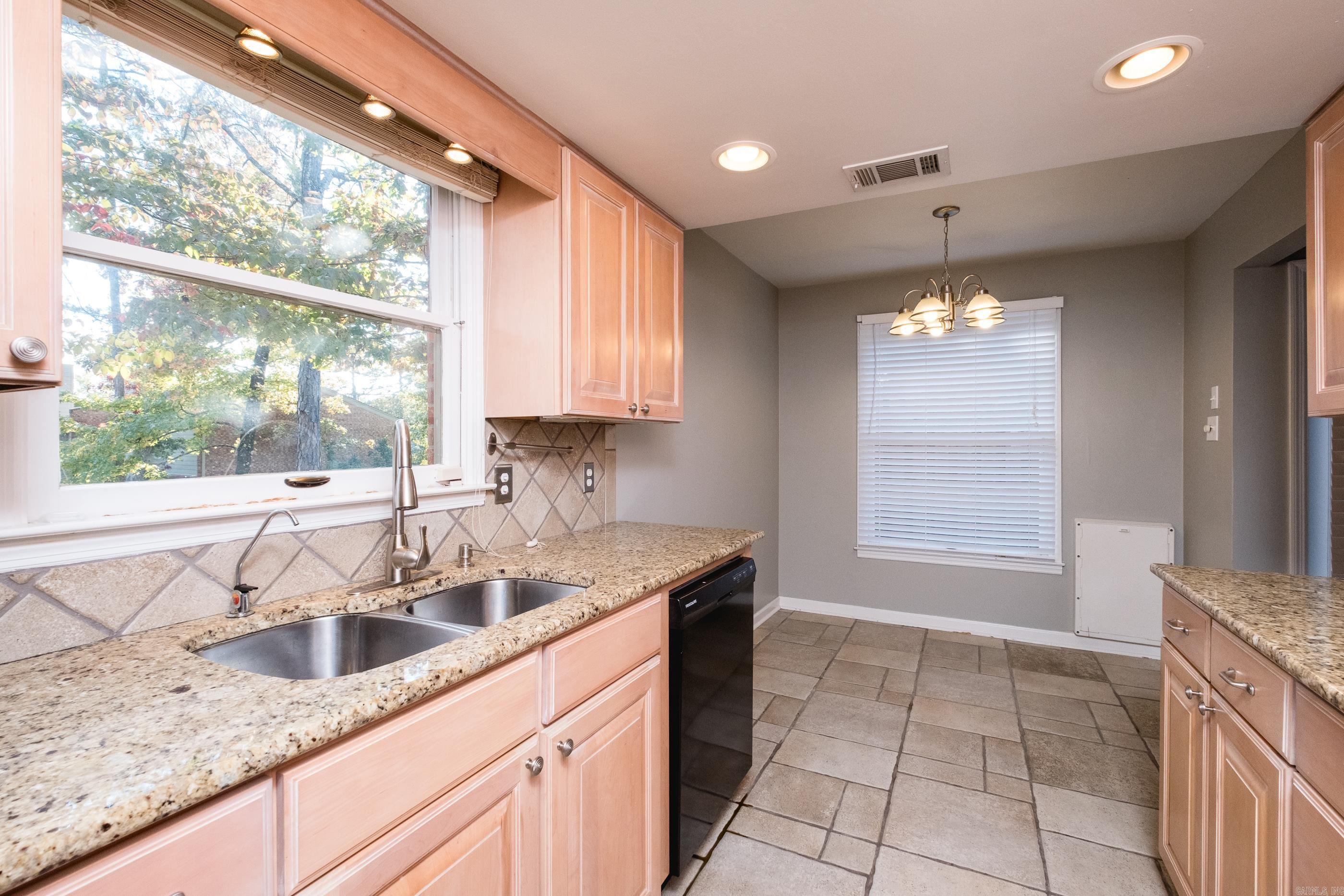 ANDOVER SQUARE - Residential