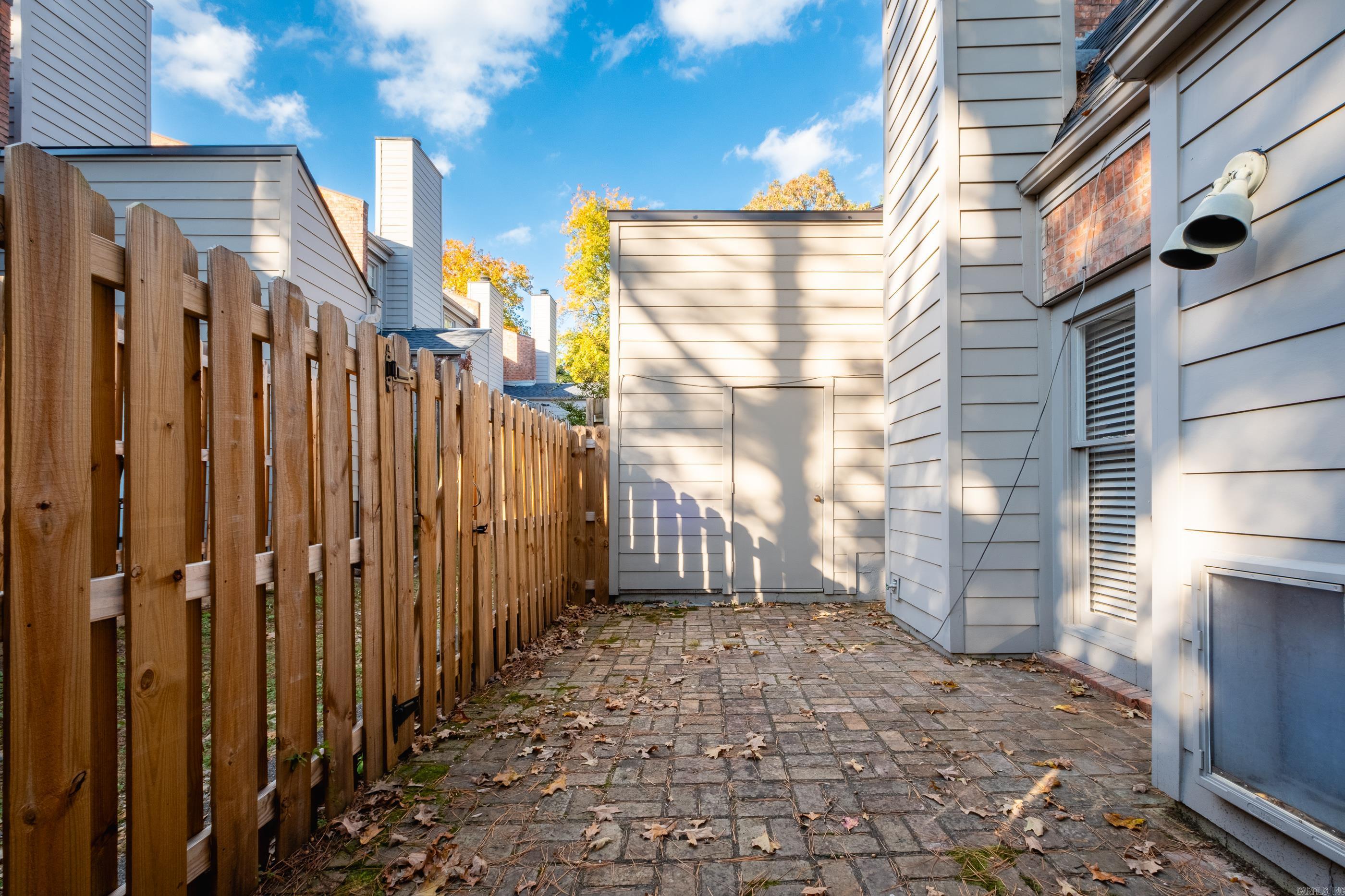 ANDOVER SQUARE - Residential