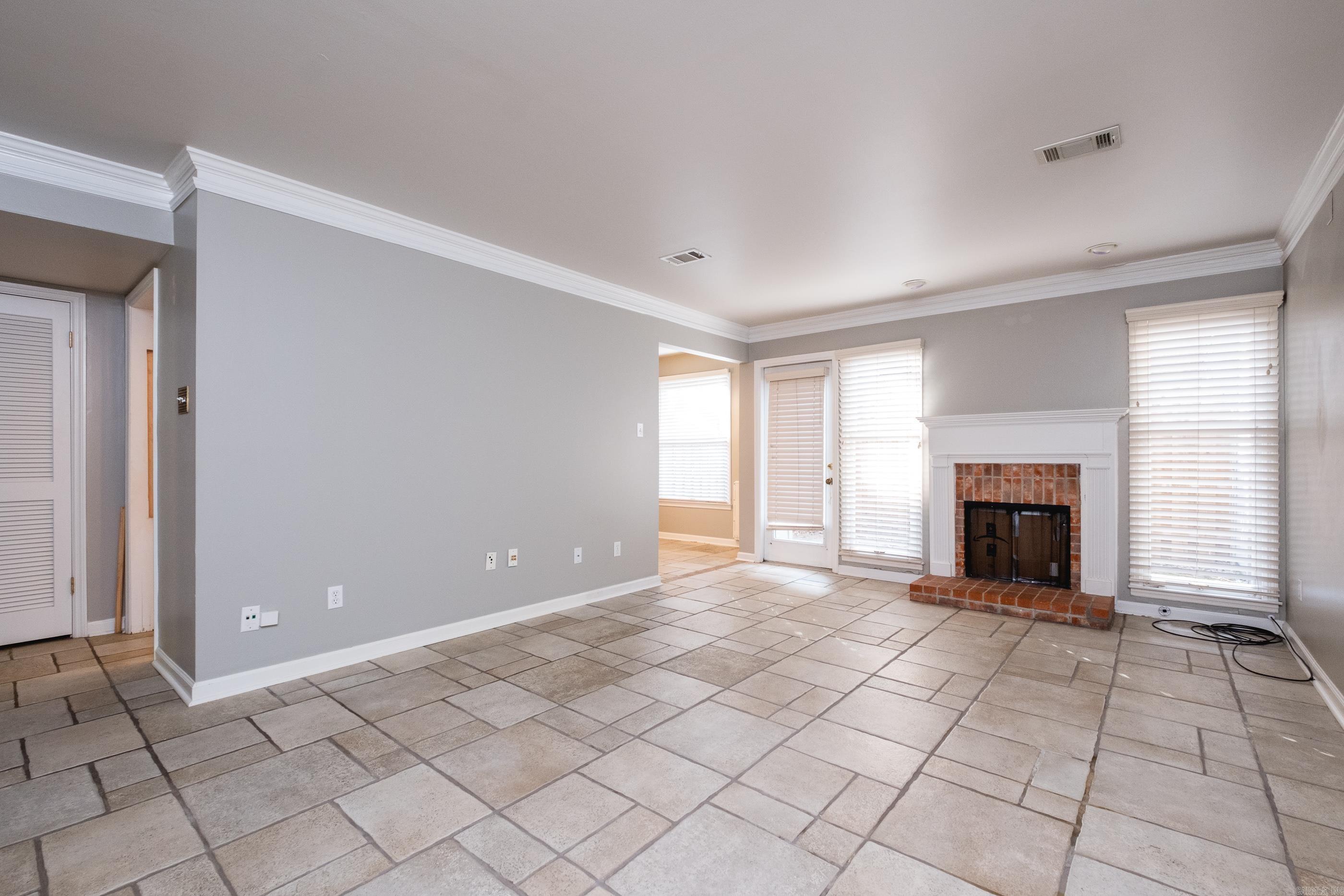 ANDOVER SQUARE - Residential