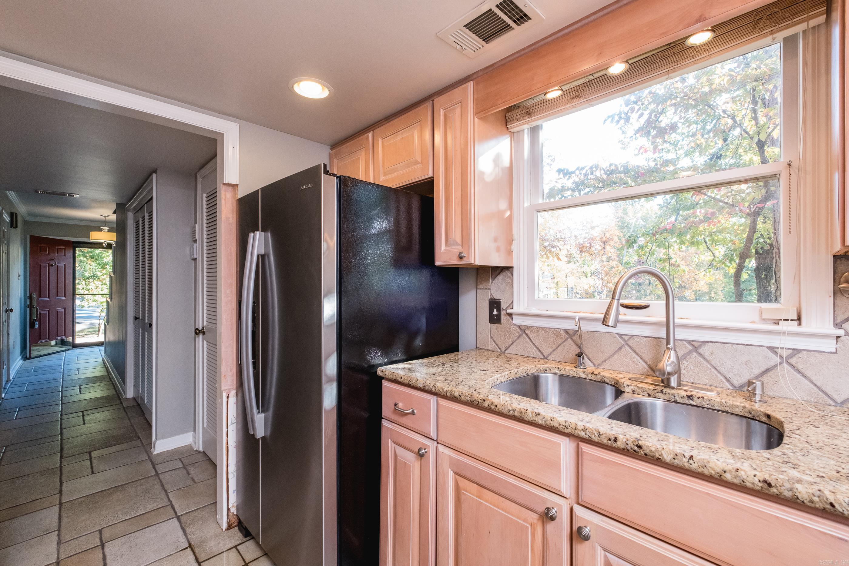 ANDOVER SQUARE - Residential