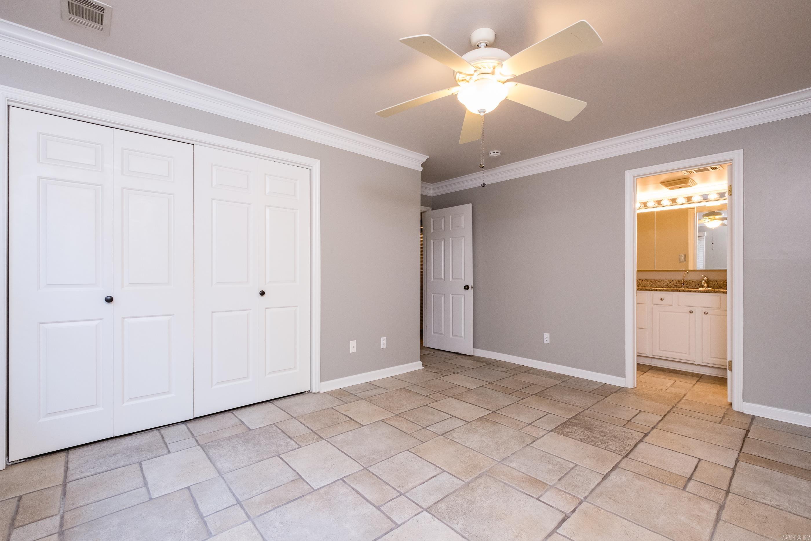 ANDOVER SQUARE - Residential