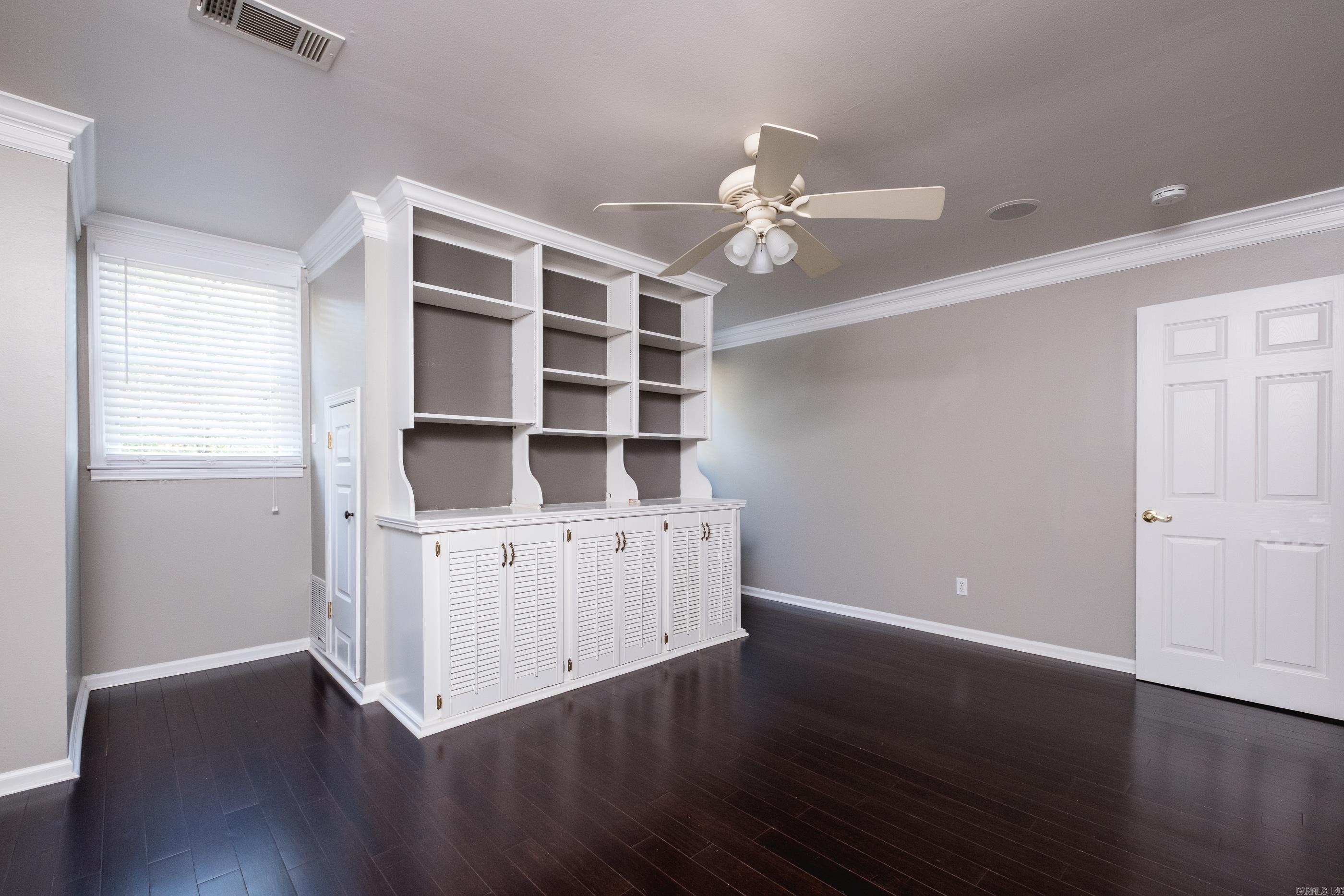 ANDOVER SQUARE - Residential