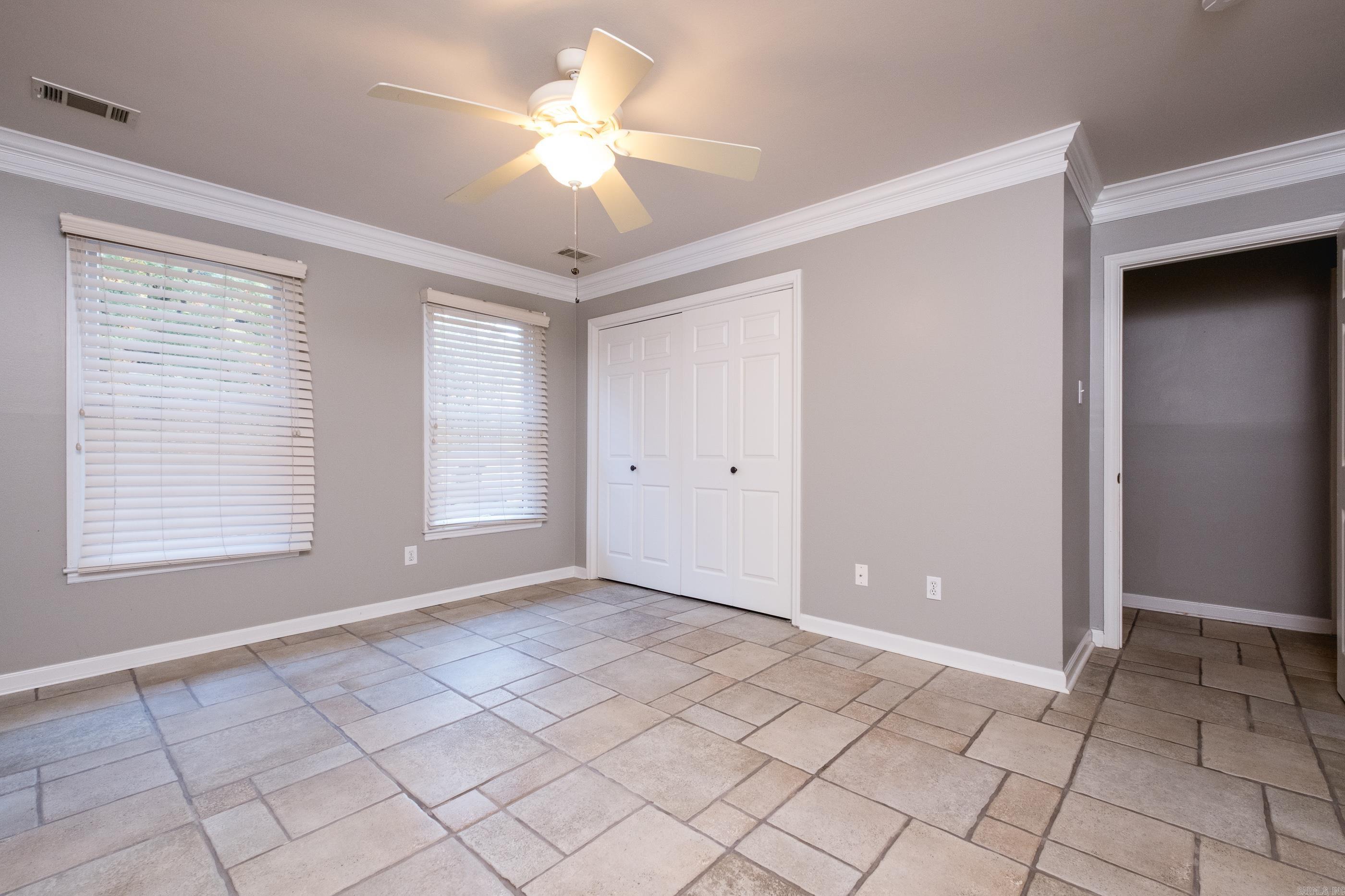 ANDOVER SQUARE - Residential