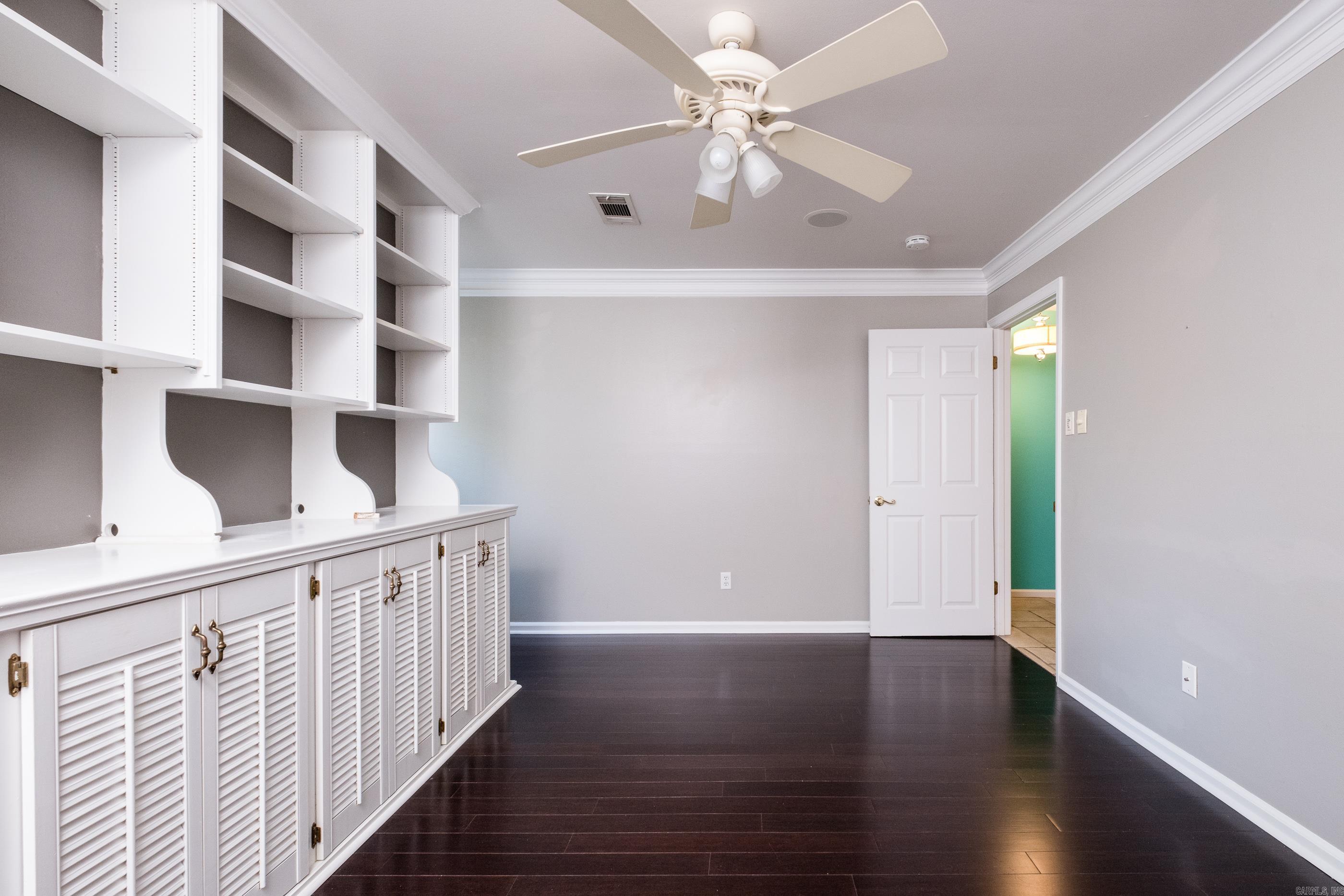 ANDOVER SQUARE - Residential