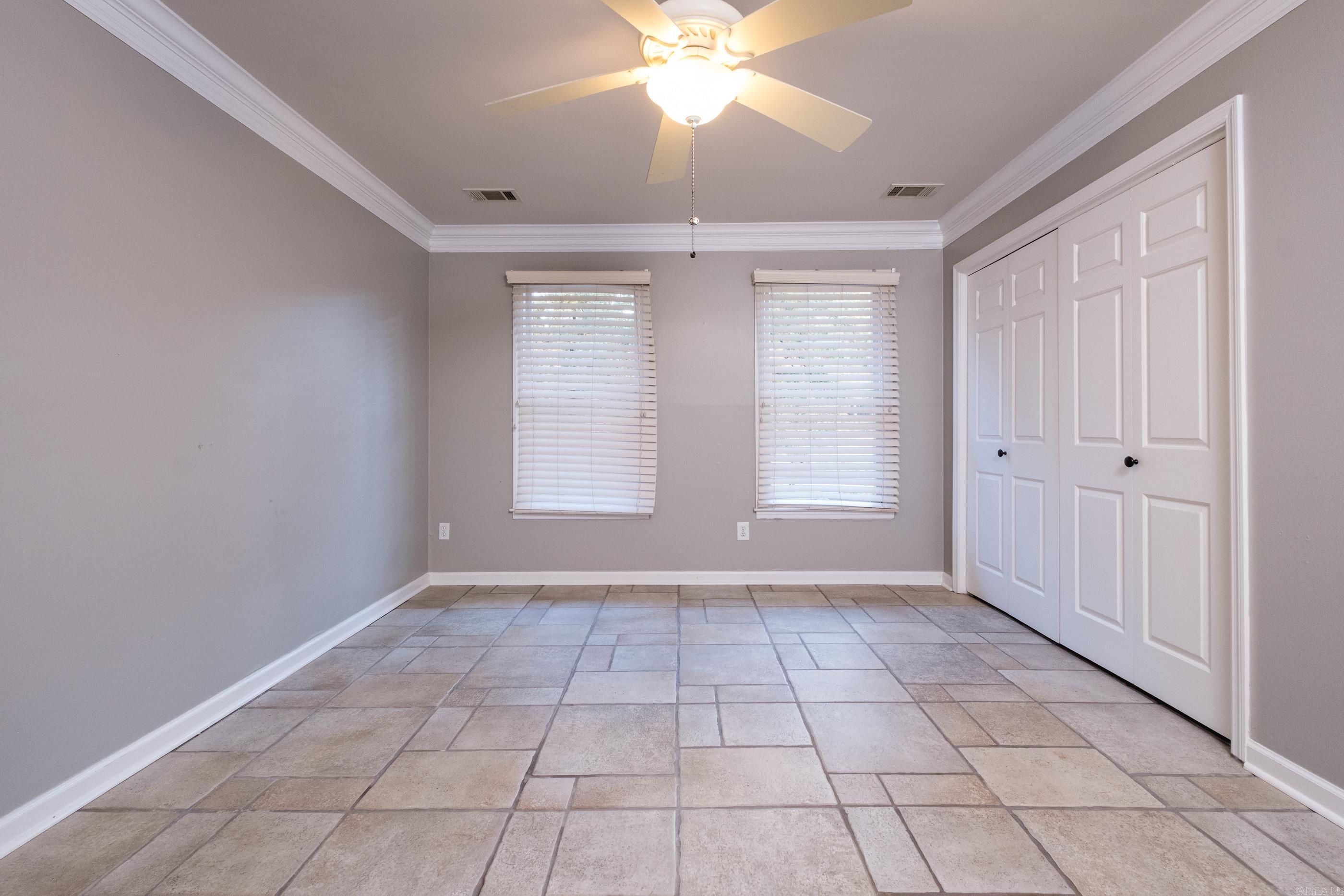 ANDOVER SQUARE - Residential