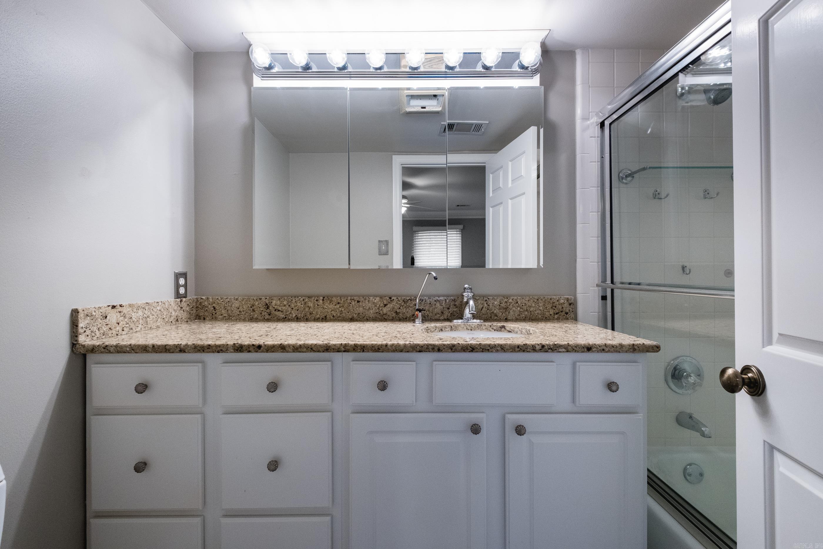 ANDOVER SQUARE - Residential