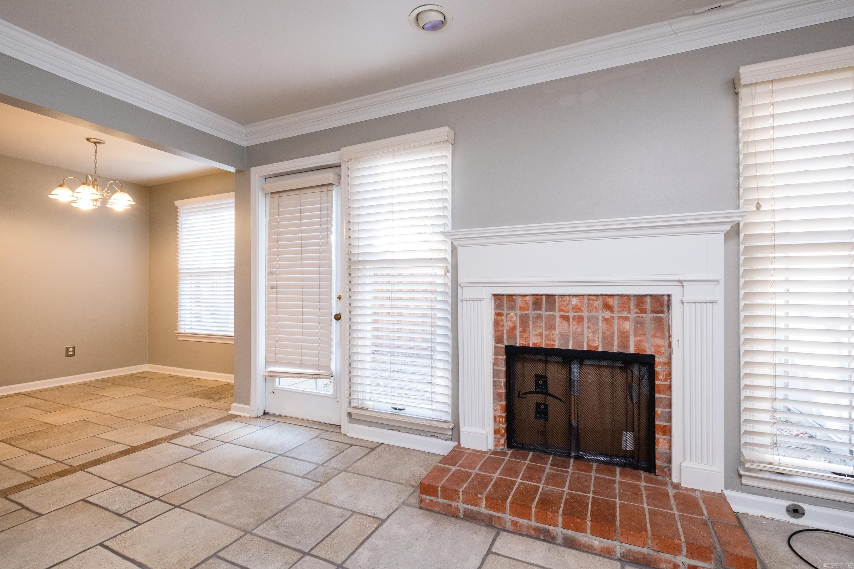 ANDOVER SQUARE - Residential