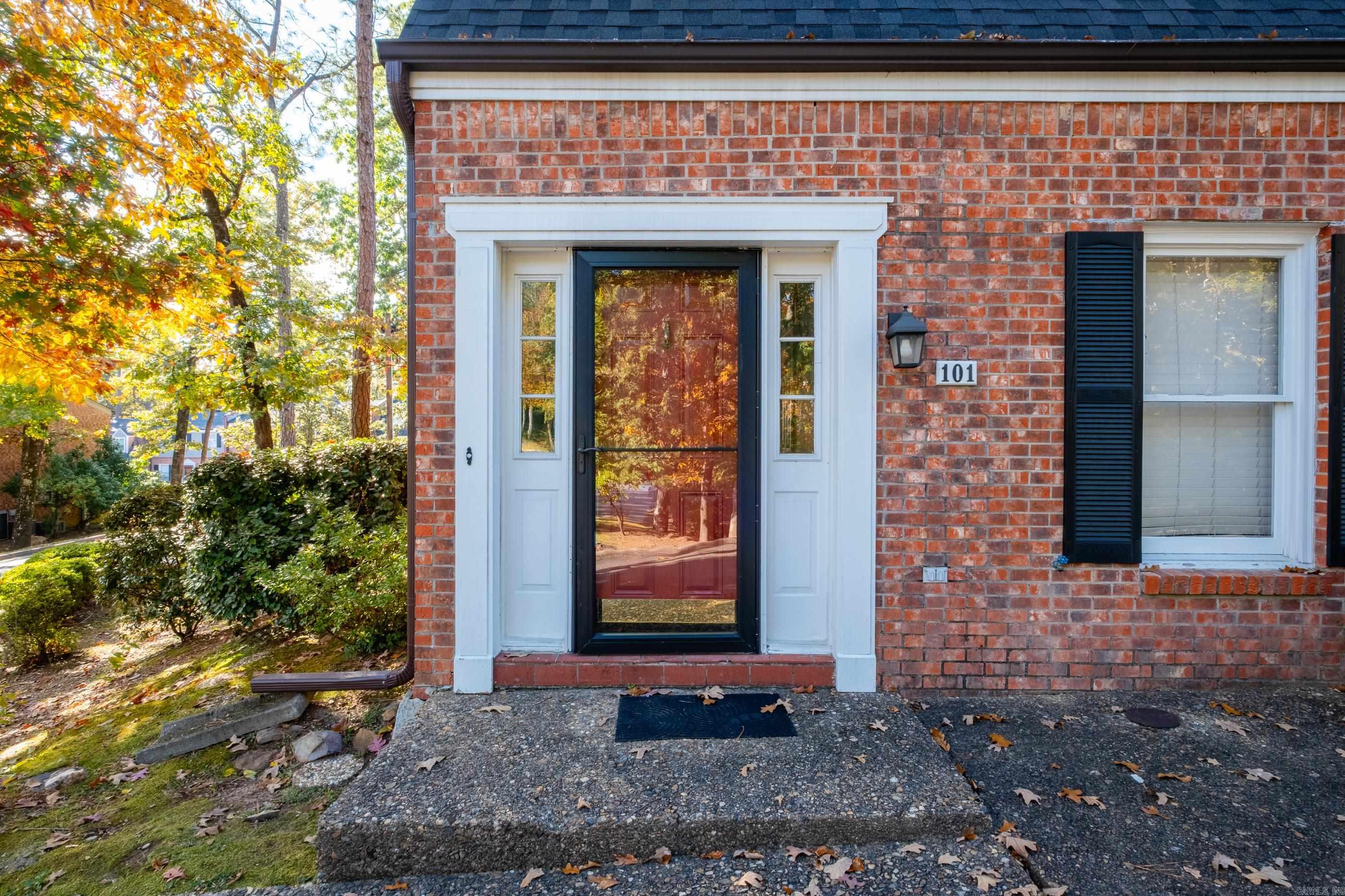 ANDOVER SQUARE - Residential