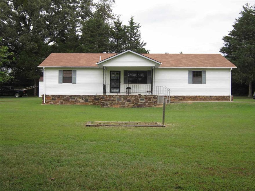 Roomy & well maintained 2 bedroom 1.5 bath house in Rosebud area. Home set off the highway on one acre. Large bedrooms & laundry room. The yard is partially fenced and has a storage building. Great starter home.