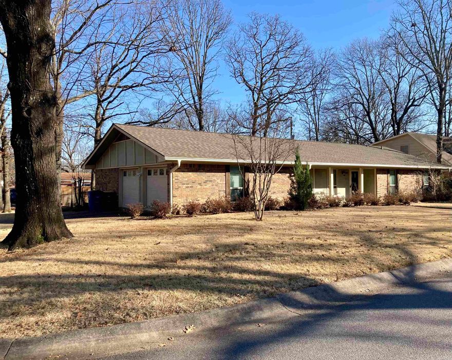 CREDIT/ BACKGROUND CHECKS REQUIRED!  Super nice, updated Indian Hills home in great condition.  Spacious family room w/ fireplace.  Fully equipped, tiled, eat-in kitchen w/ lots of cabinetry & pantry.  Tiled utility room has extra cabinets.  Second living area or office off entry.  Large master suite has two, big closets.  Scraped, laminate hardwood flooring through out.  Second and third bedrooms share a tiled, hall bathroom w/ large vanity.  Lots of good attic and other storage.  Rear, screened porch off kitchen.  Oversized, double garage w/ openers.  Corner, landscaped lot w/ fenced backyard has sprinkler system.  No pets.