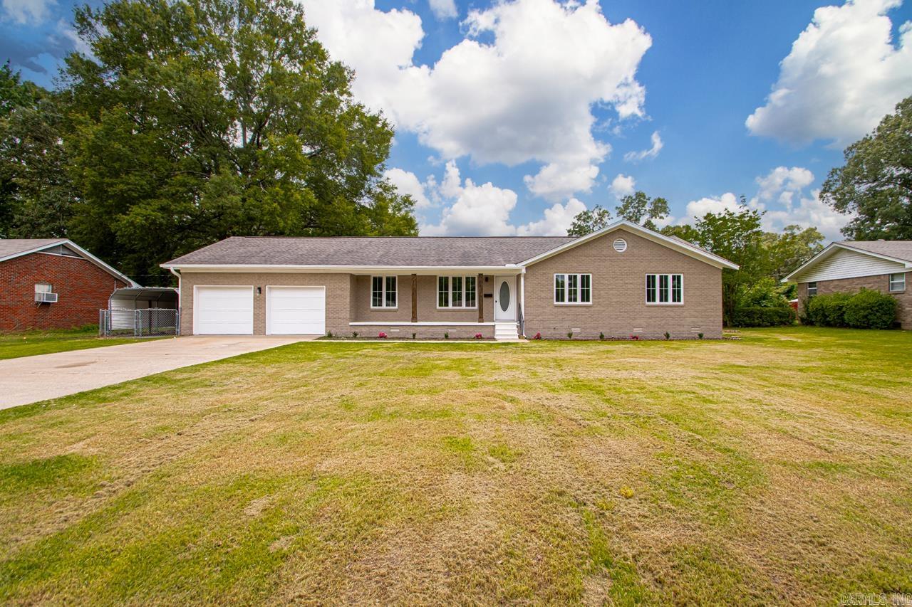 INDIANHEAD LAKES EST - Residential